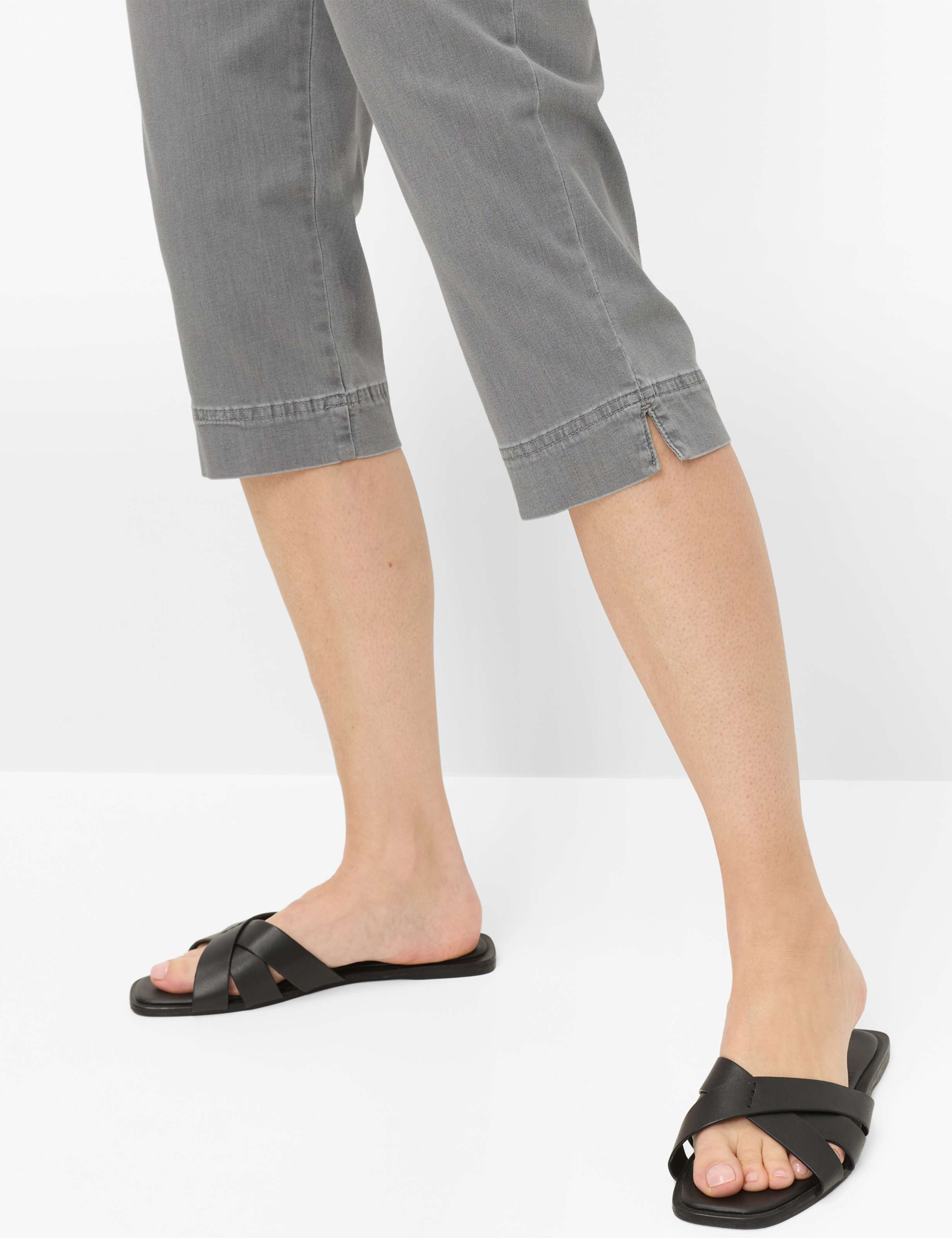 Femme Style CAREN CAPRI Gris Foncé Comfort Plus Fit Détail 1