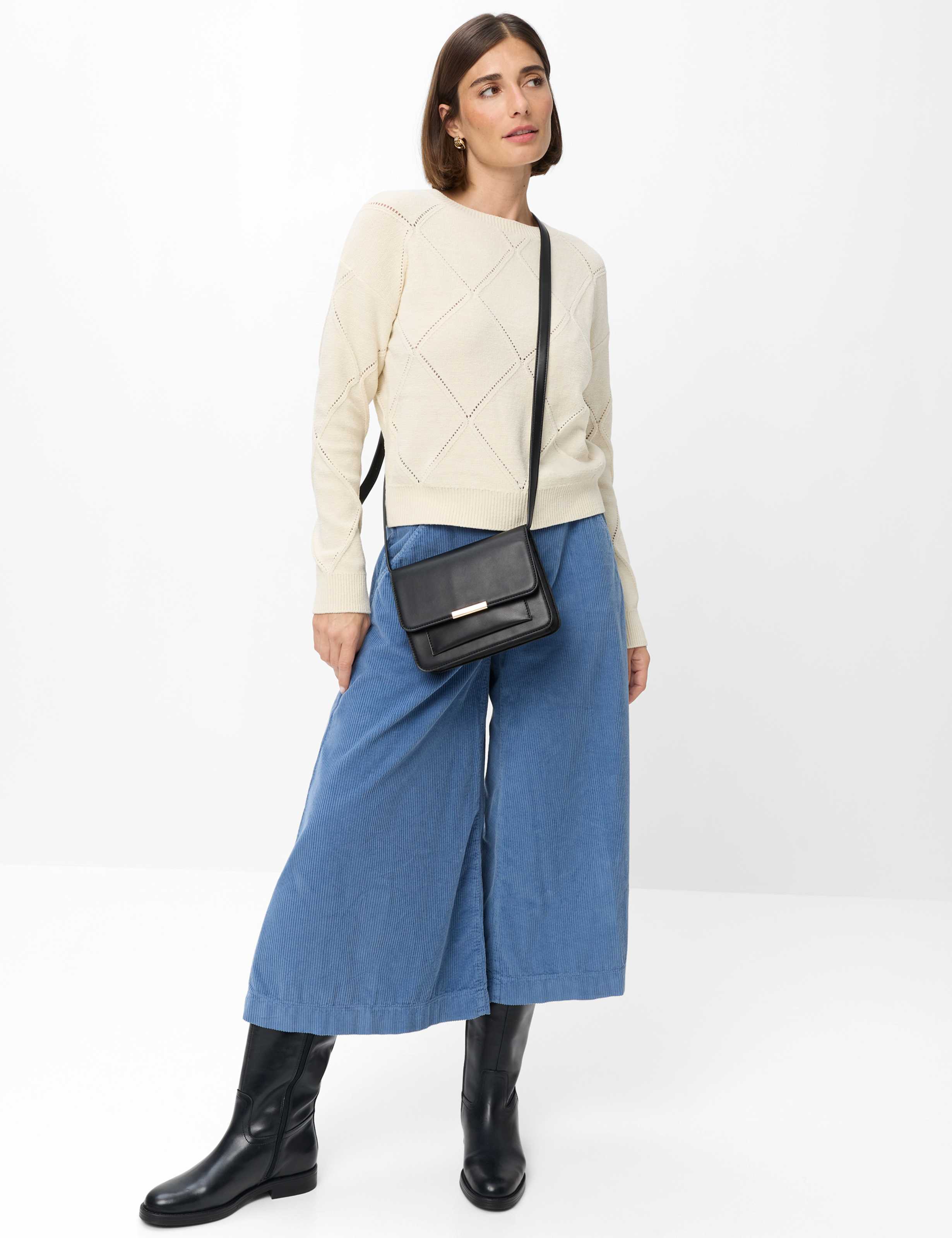 Femme Style LISA Beige Clair  Tenue du mannequin