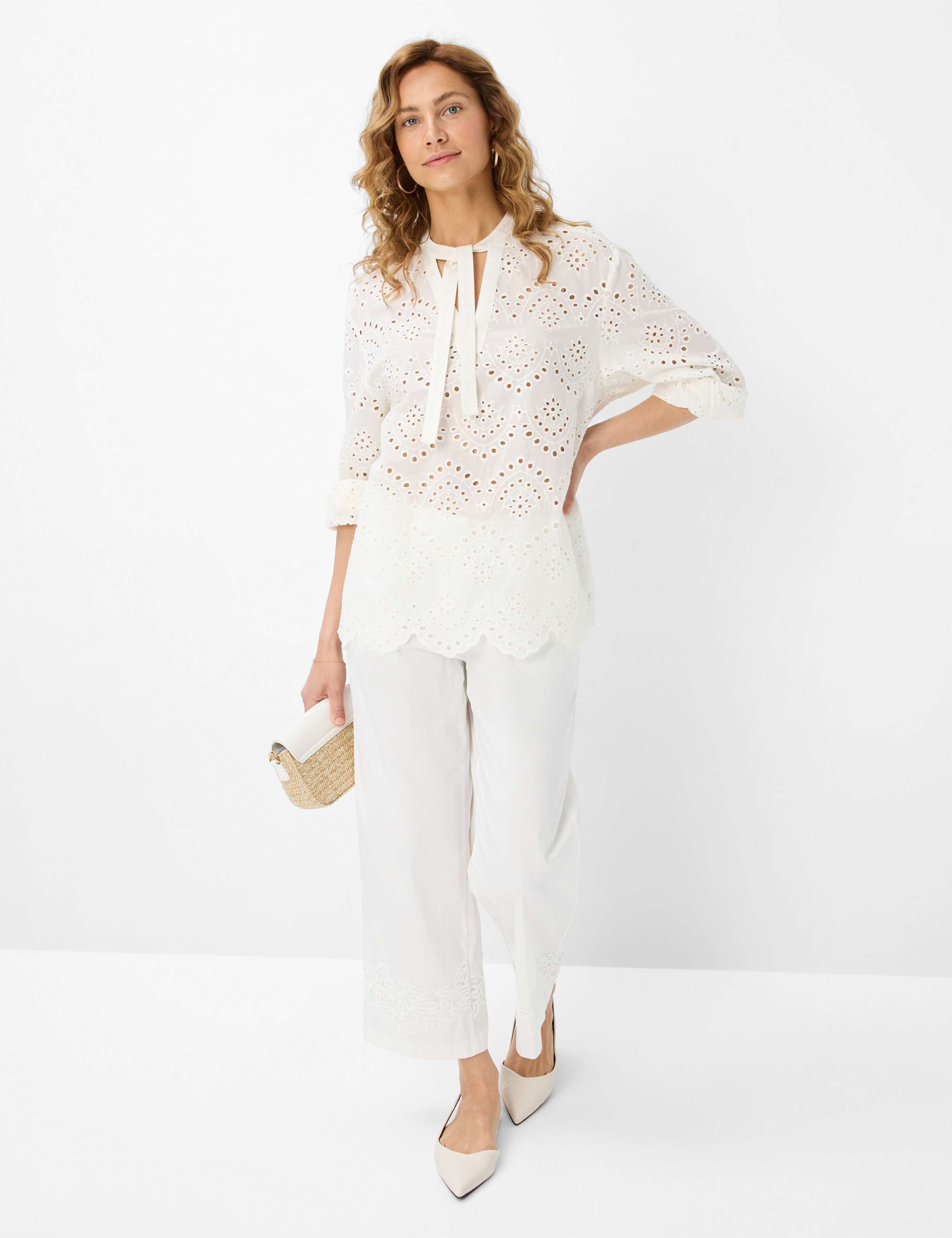 Femme Style VIV Blanc Crème  Tenue du mannequin