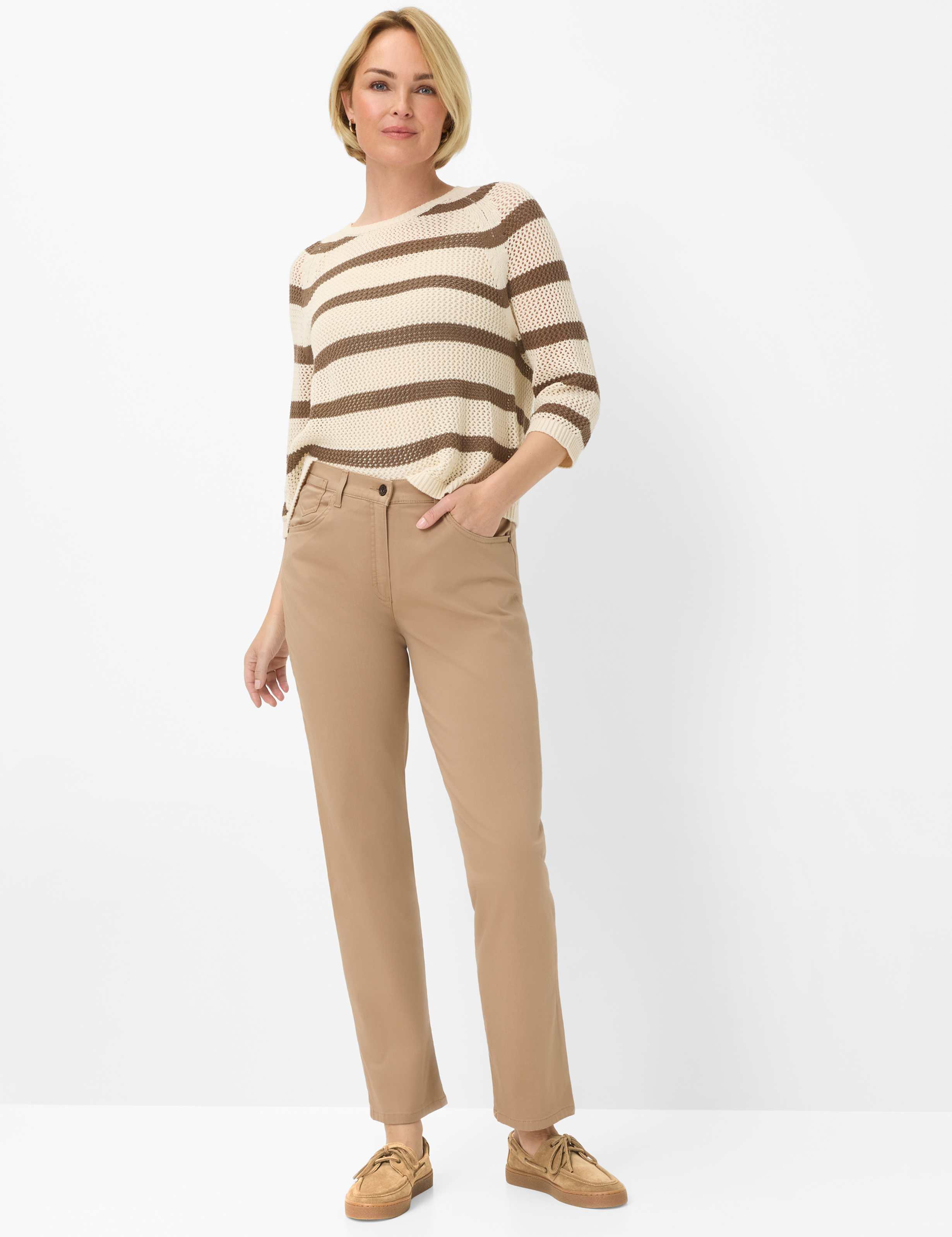 Damen Style CORRY Hellbraun Comfort Plus Fit Model Outfit