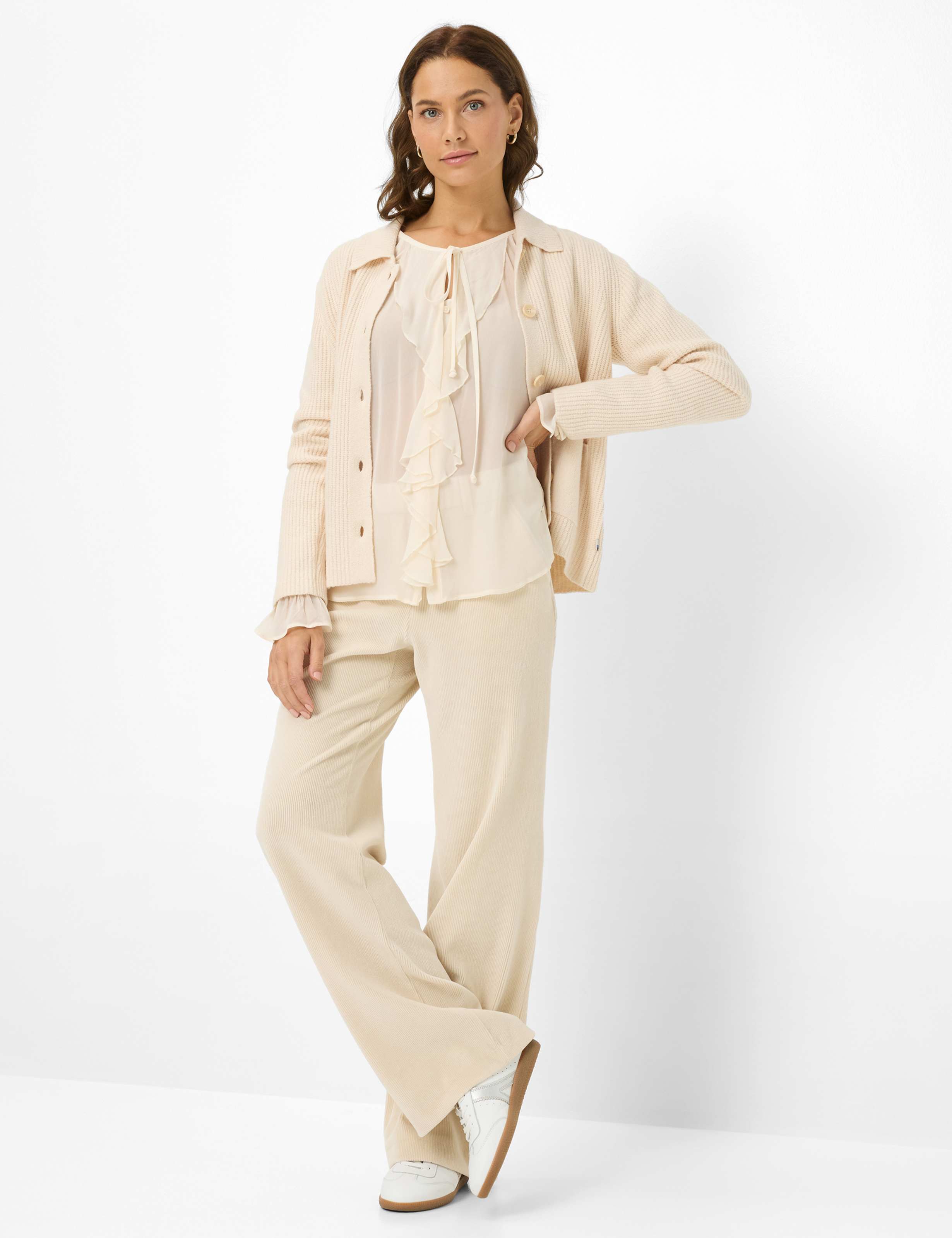 Damen Style VIVA Hellbeige  Model Outfit