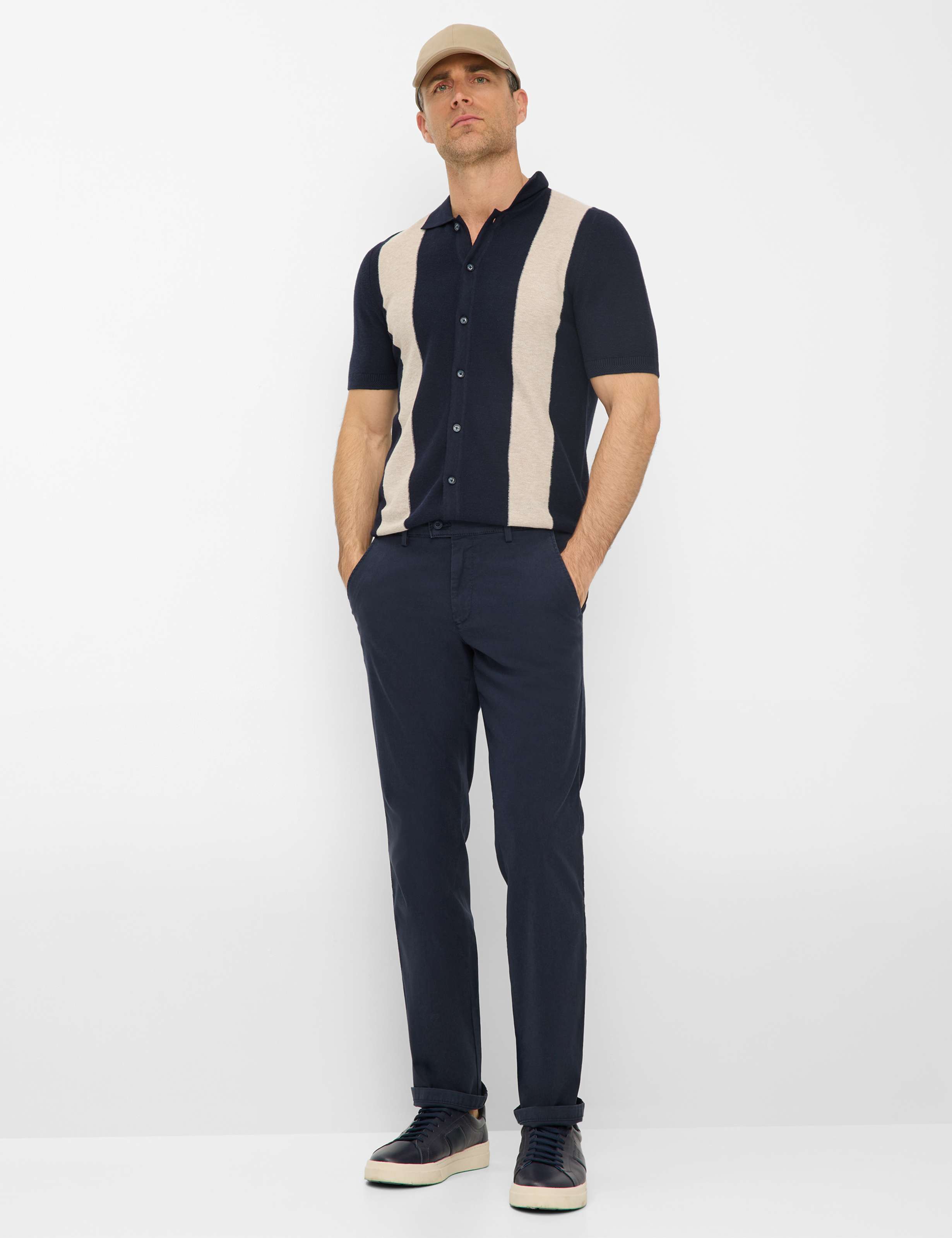 Herren Style THILO Dunkelblau Regular Fit Model Outfit