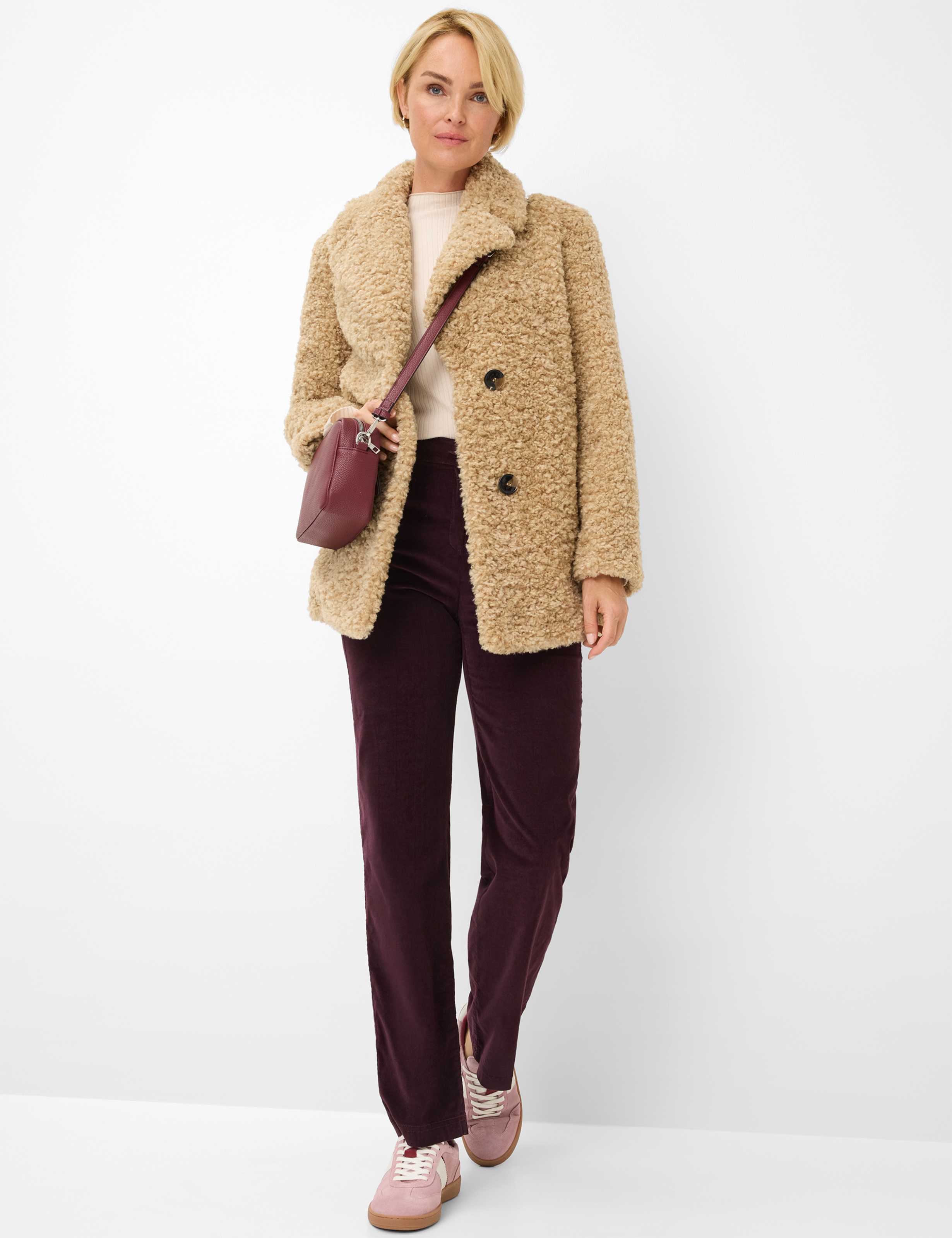 Dames Style PEGGY FLARED Donkerrood Slim Fit Model outfit