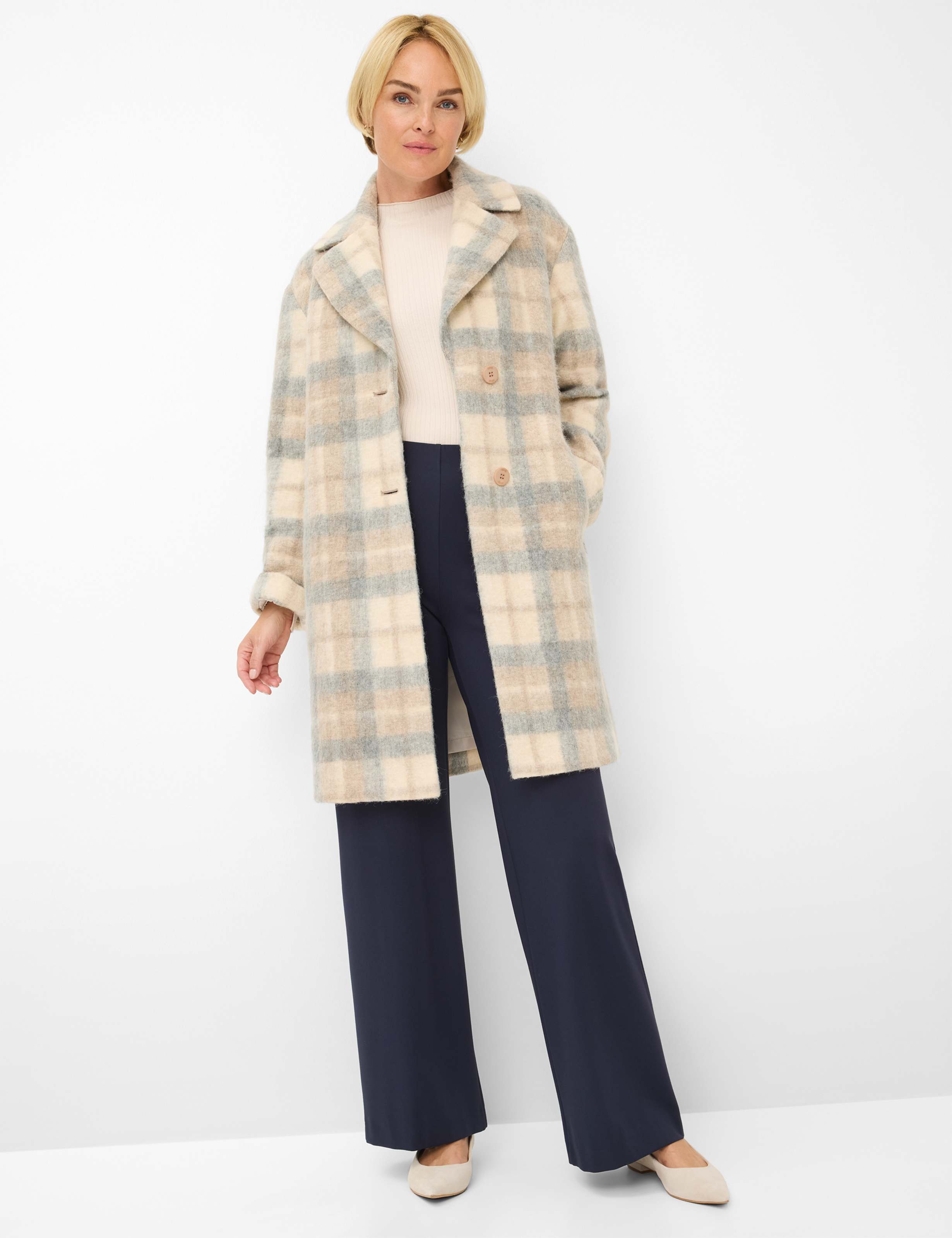 Femme Style LILLYTH FLARED Bleu Foncé Super Slim Fit Tenue du mannequin