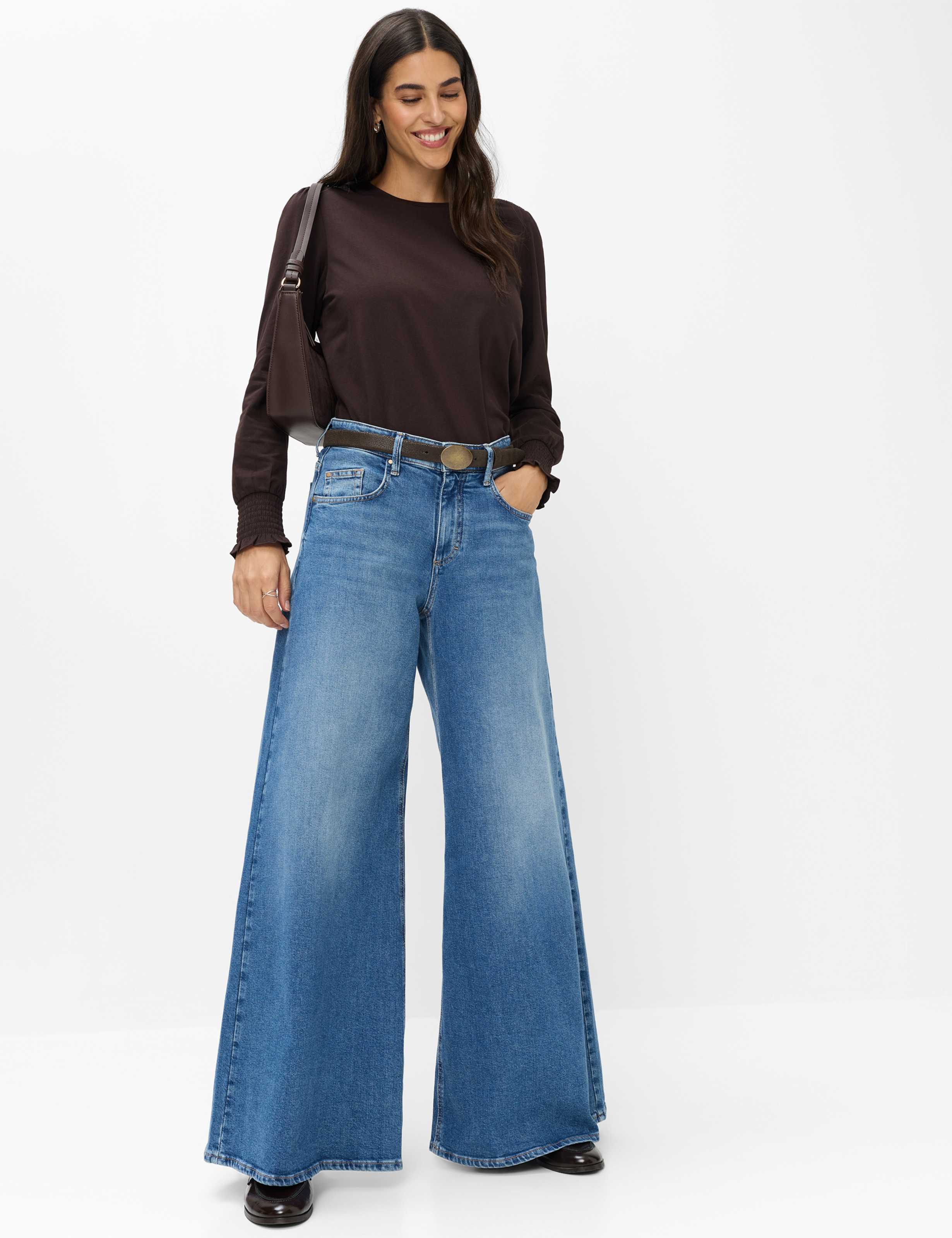 Damen Style MARCH Denim Blau Wide Leg Model Outfit