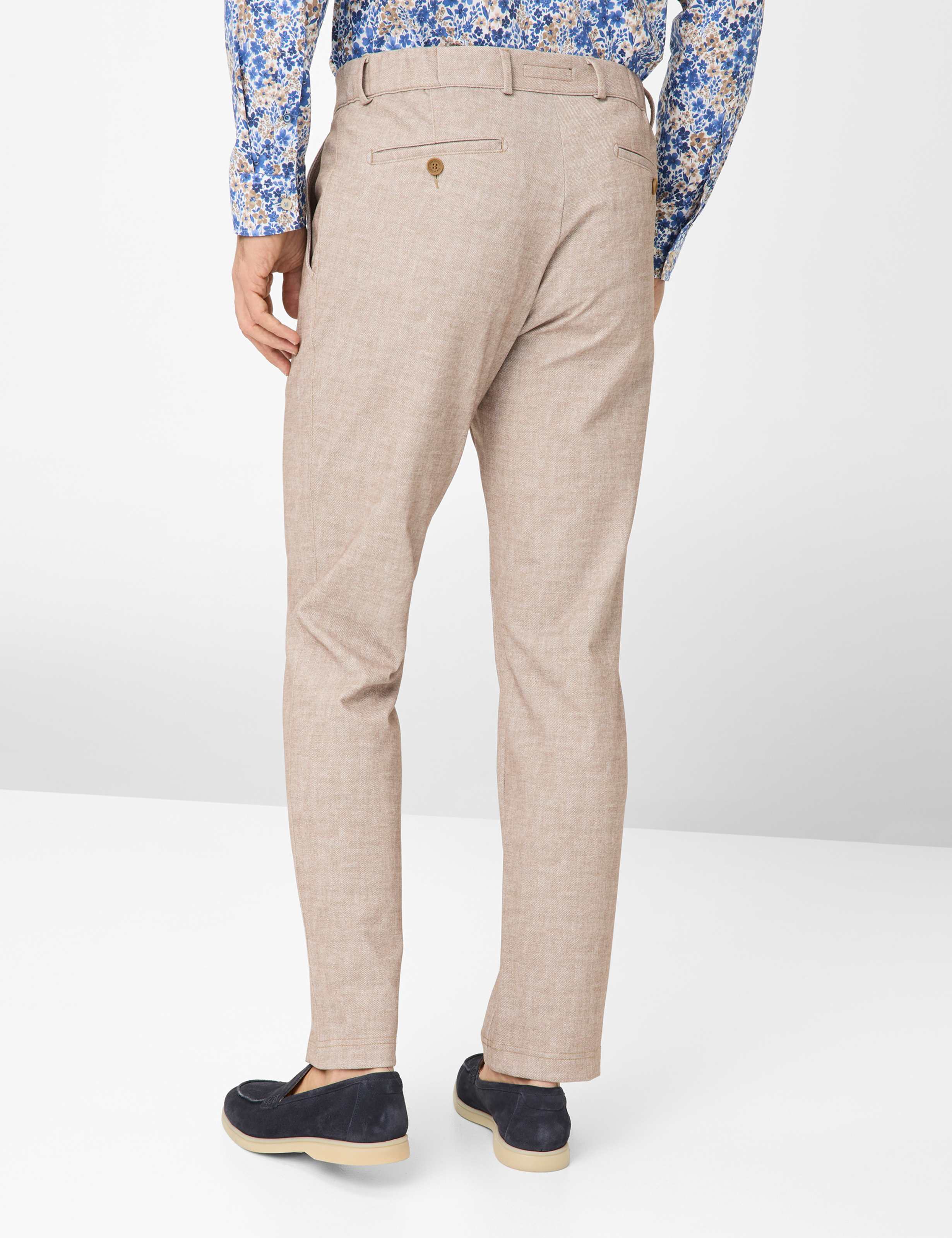Herren Style THILO Beige Regular Fit Model Rueck