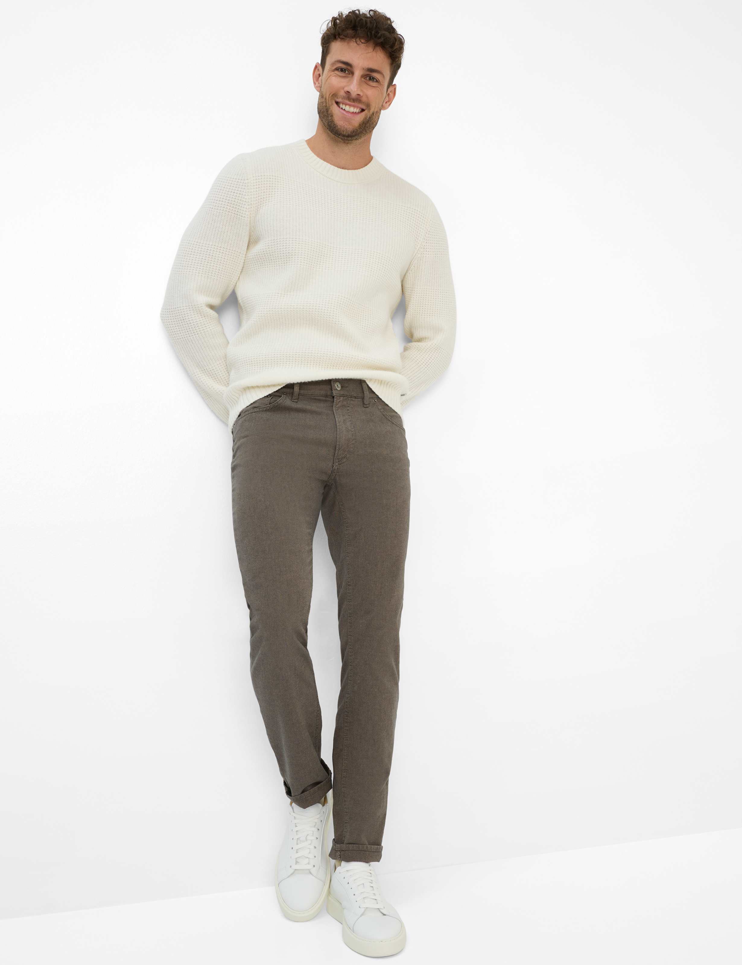 Homme Style CHUCK Marron Modern Fit Tenue du mannequin