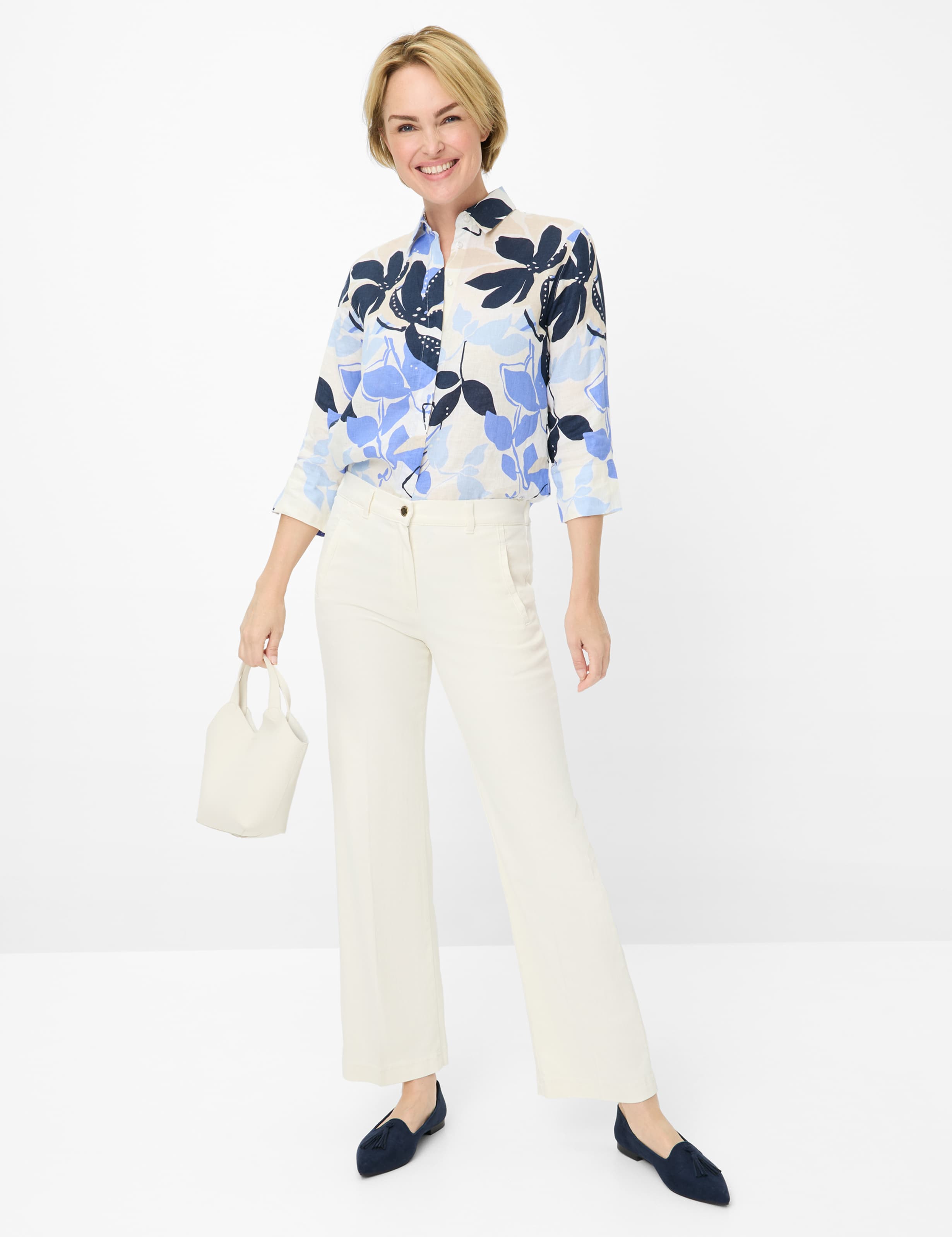Damen Style PEGGY FLARED Cremeweiß Slim Fit Model Outfit