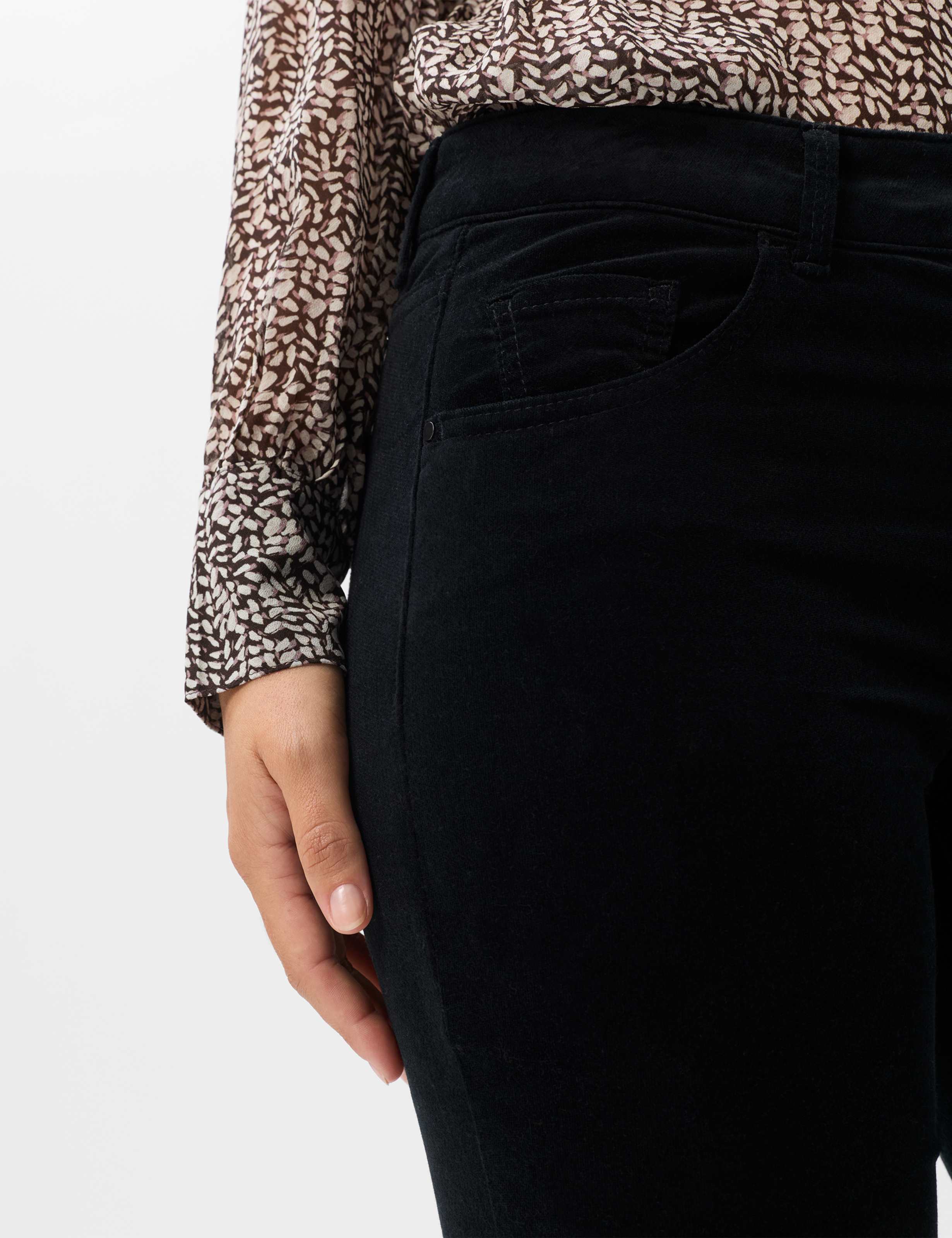 Women Style SHAKIRA Black Slim Fit Detail 2