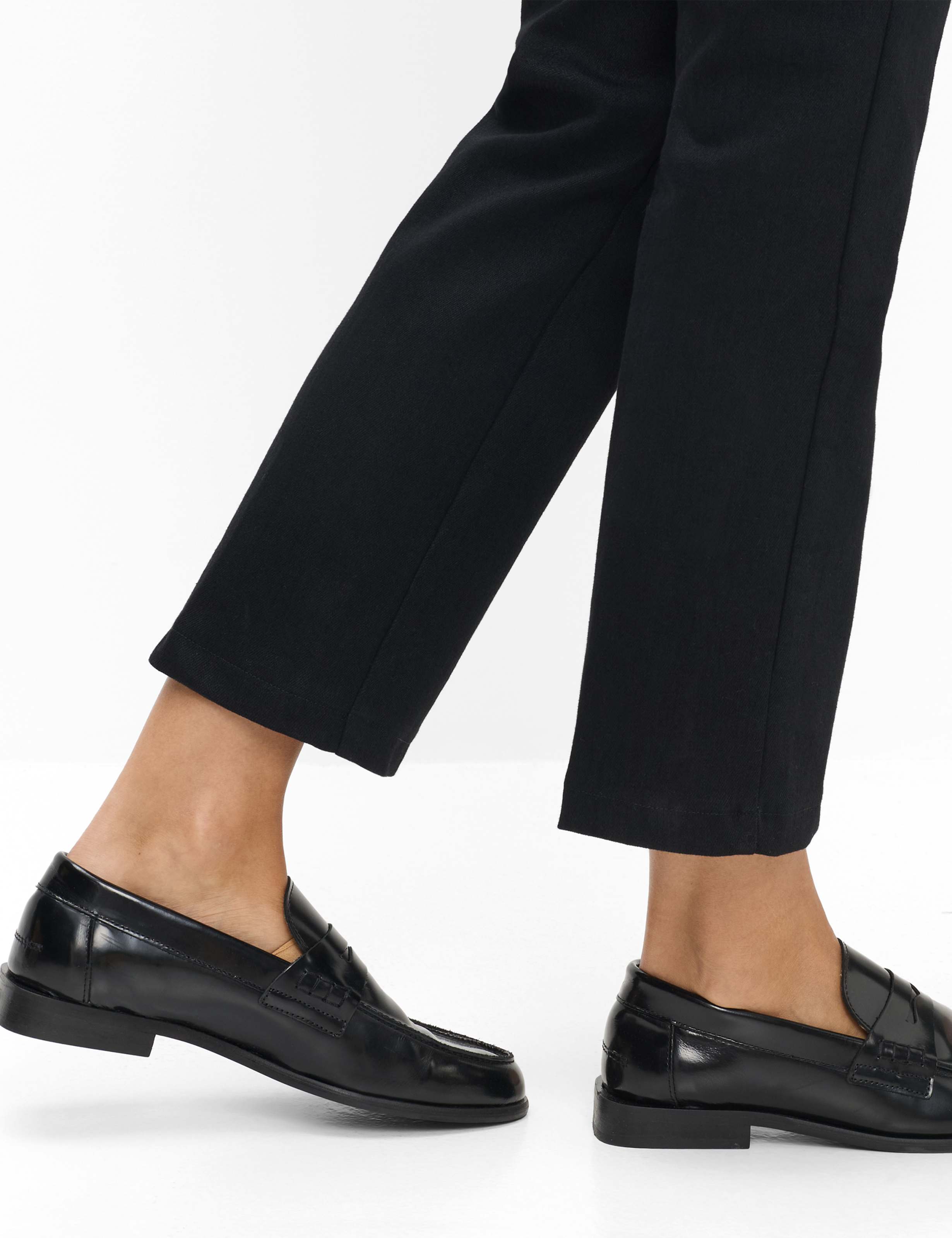 Women Style MAY S Denim Black Cigarette Fit Detail 2