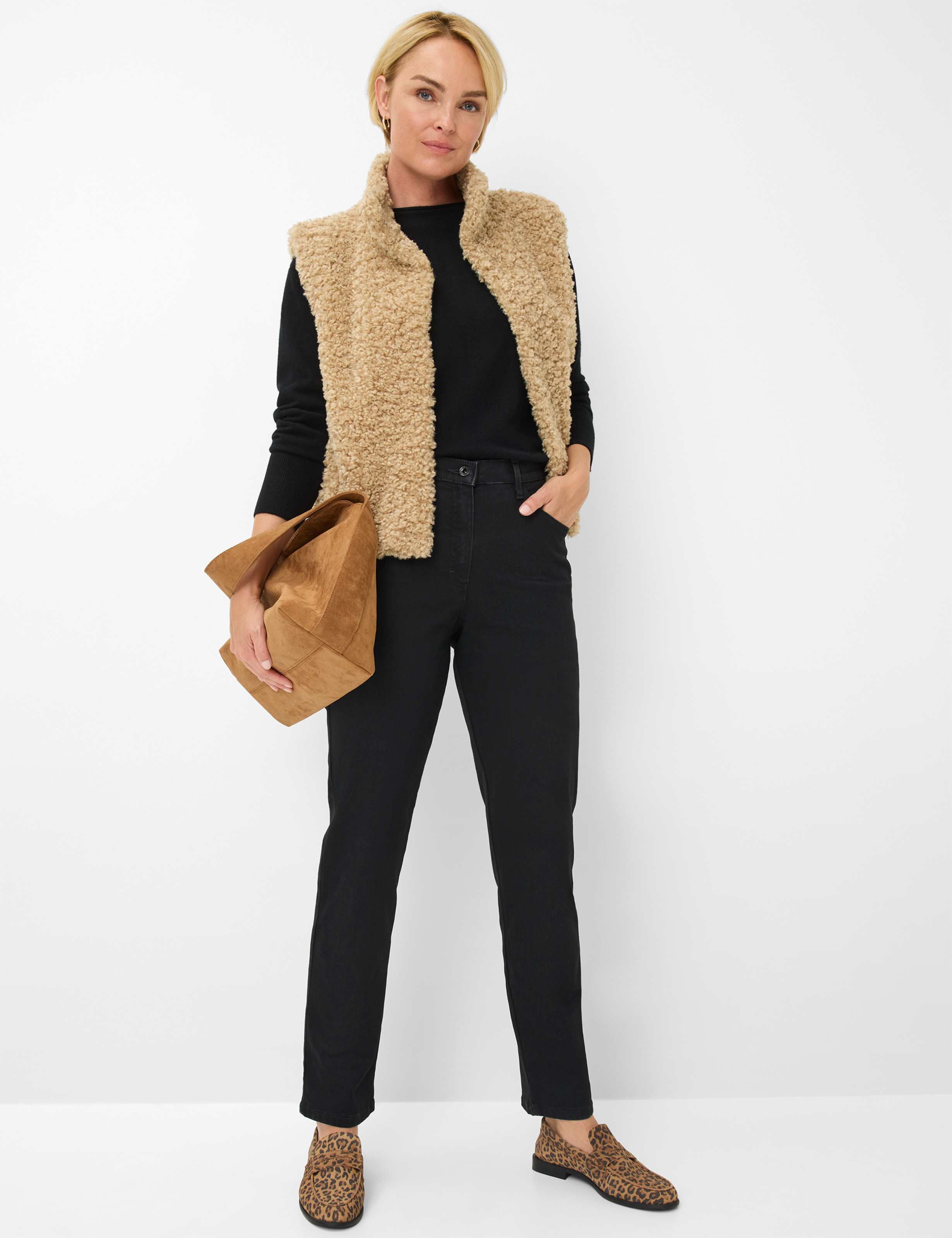 Dames Style CORRY Denim Zwart Comfort Plus Fit Model outfit