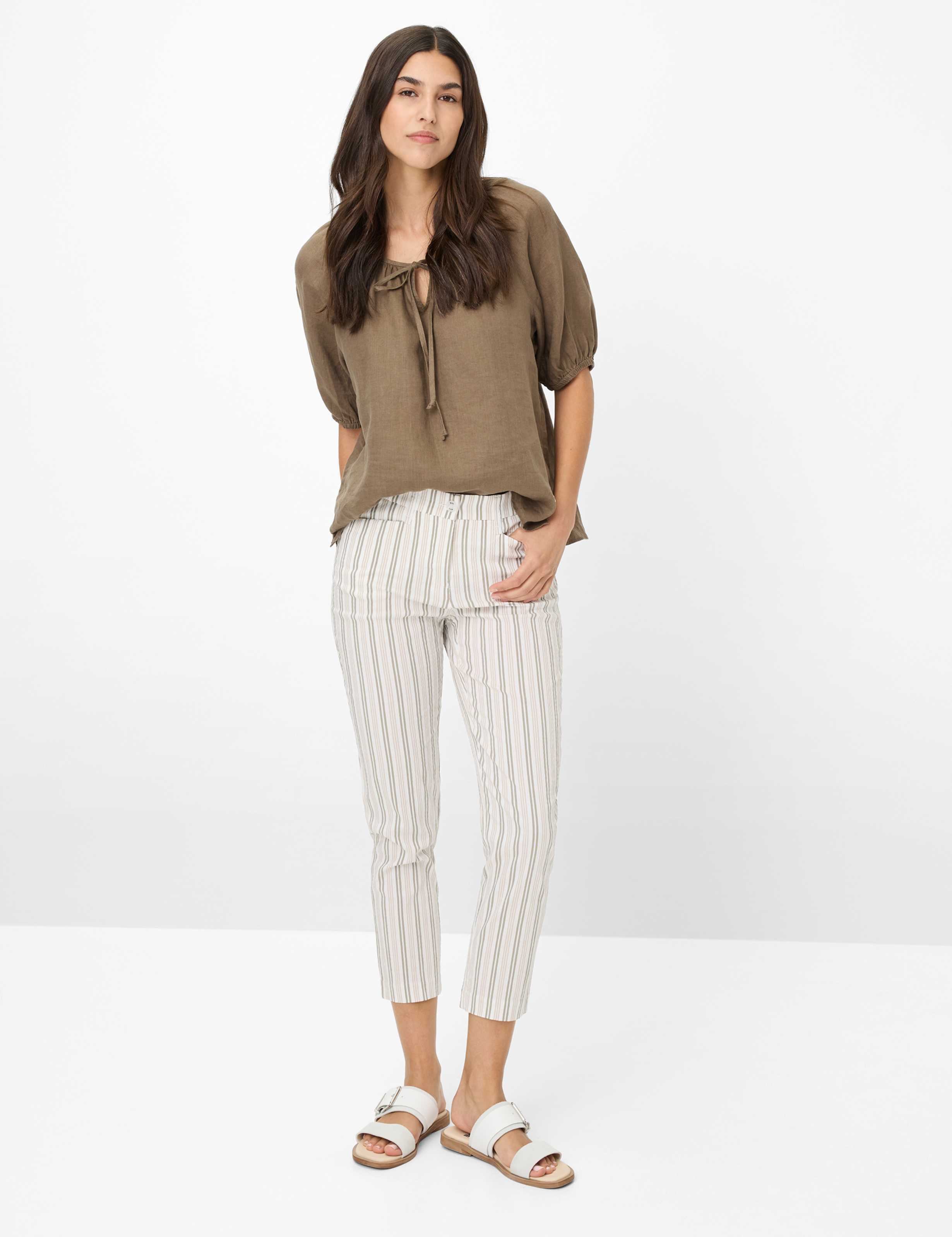 Damen Style MARA S Grün - Oliv Regular Fit Model Outfit