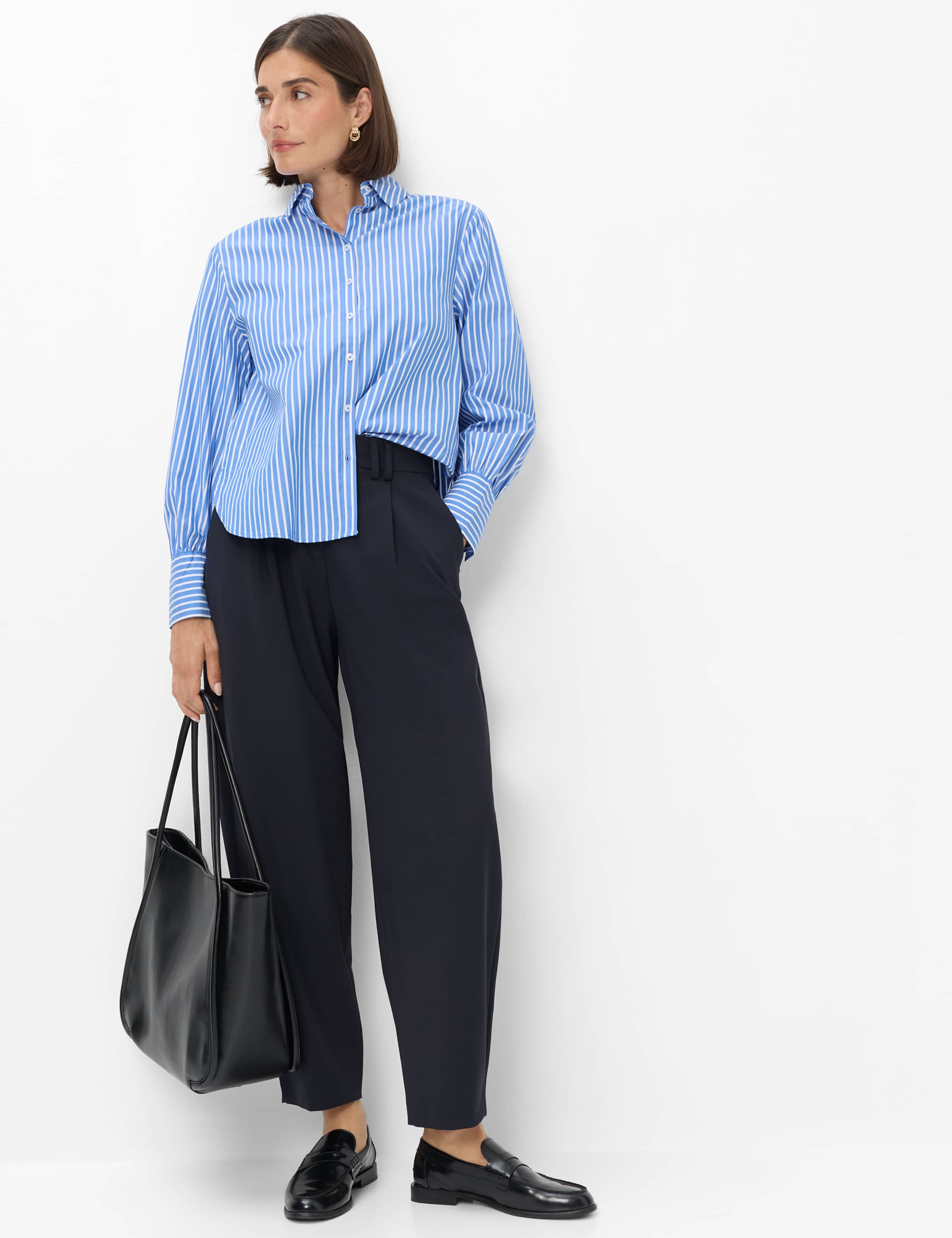 Women Style MEGAN S Dark Blue Barrel Fit Model Outfit