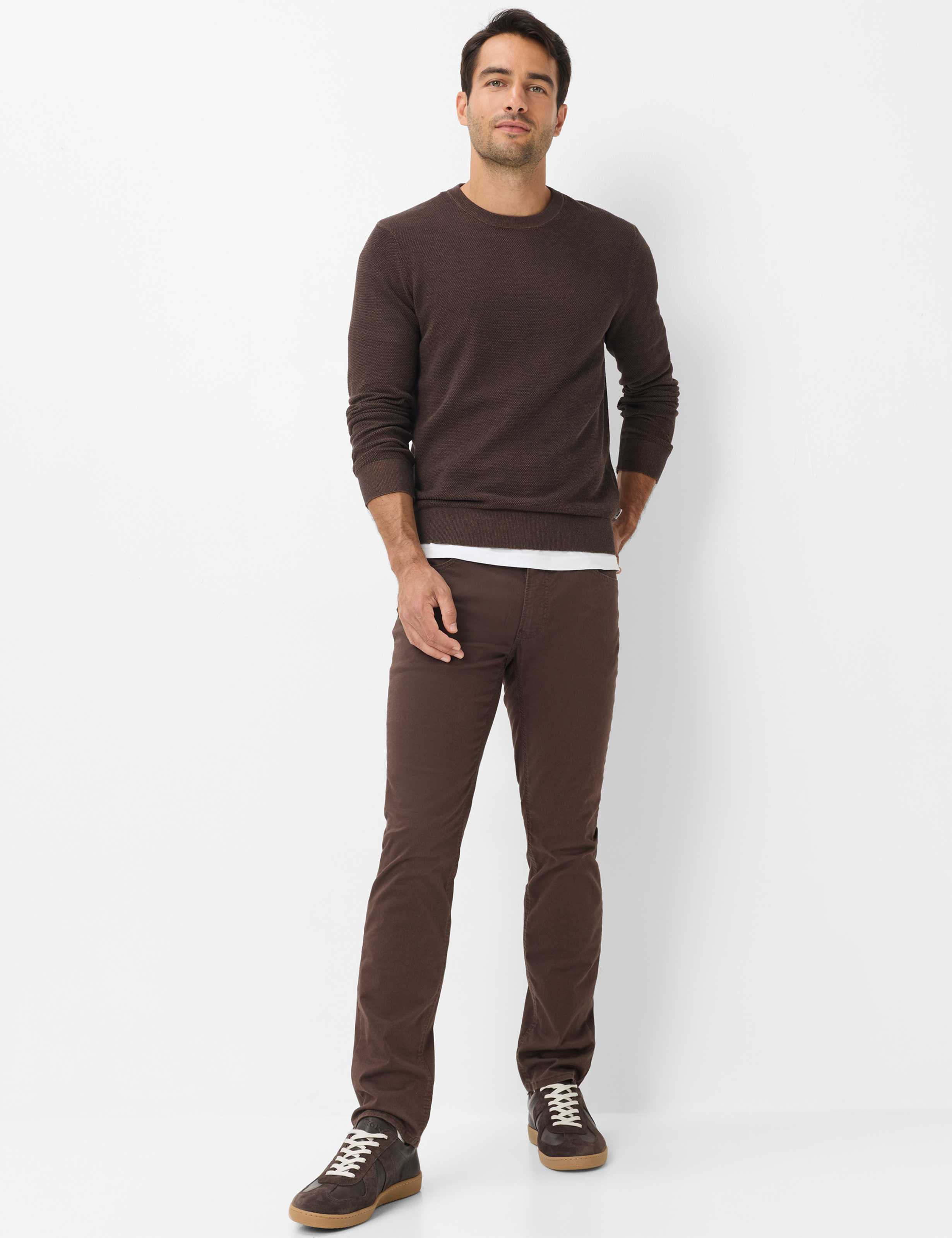 Men Style CHUCK Dark Brown Modern Fit Model Outfit