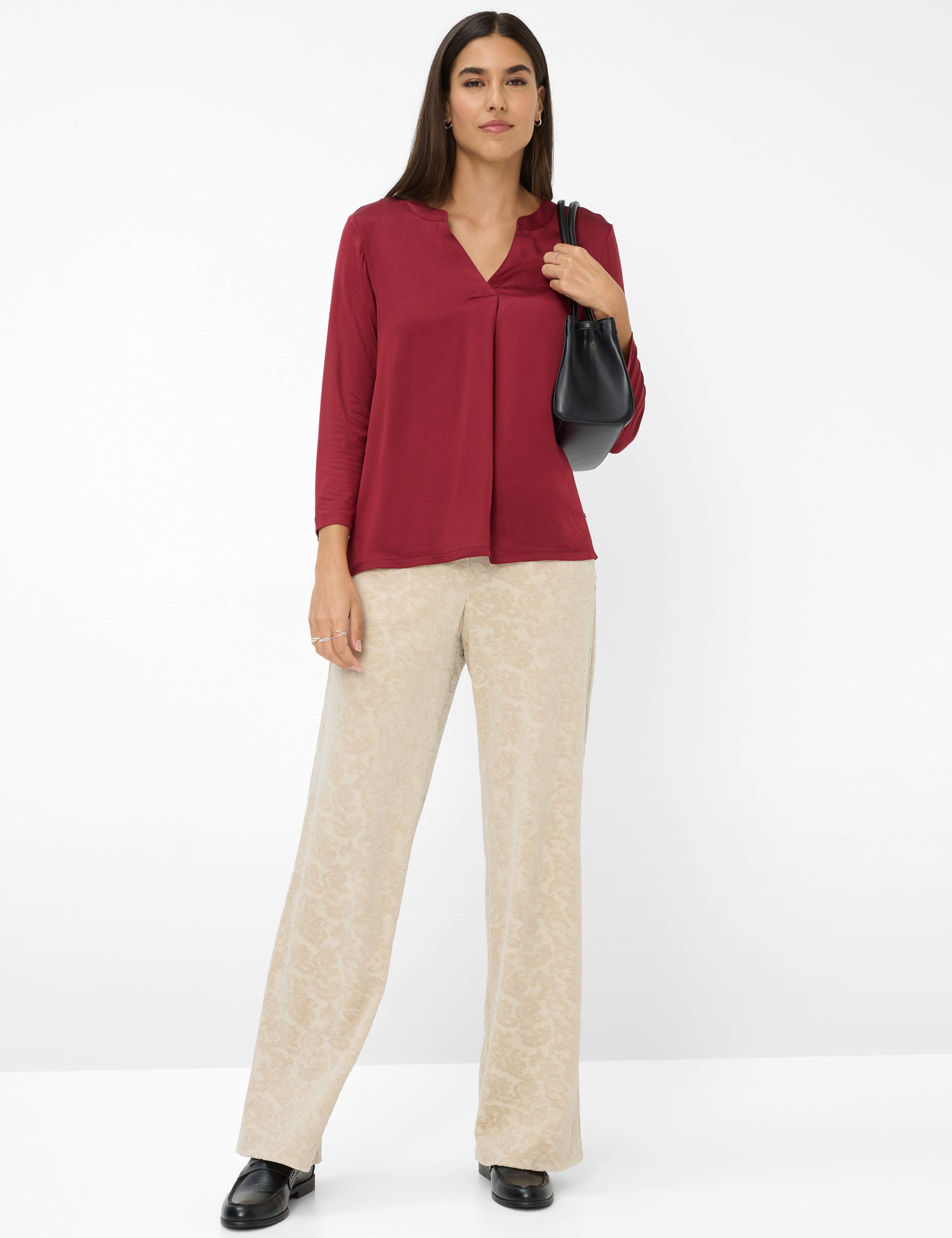 Damen Style CLARISA M Dunkelrot Feminine Fit Model Outfit