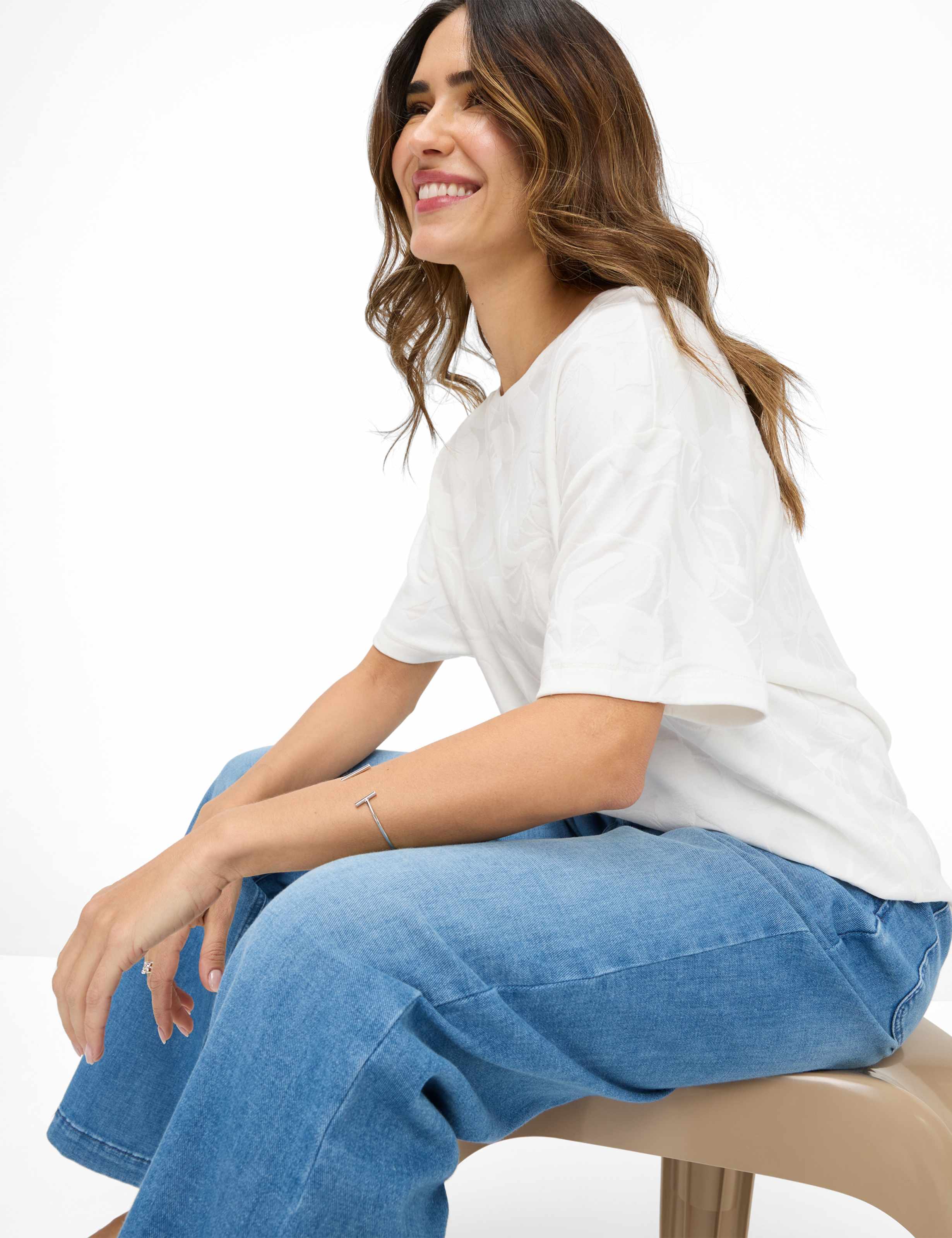Women Style CALLY Cream White  Detail 1