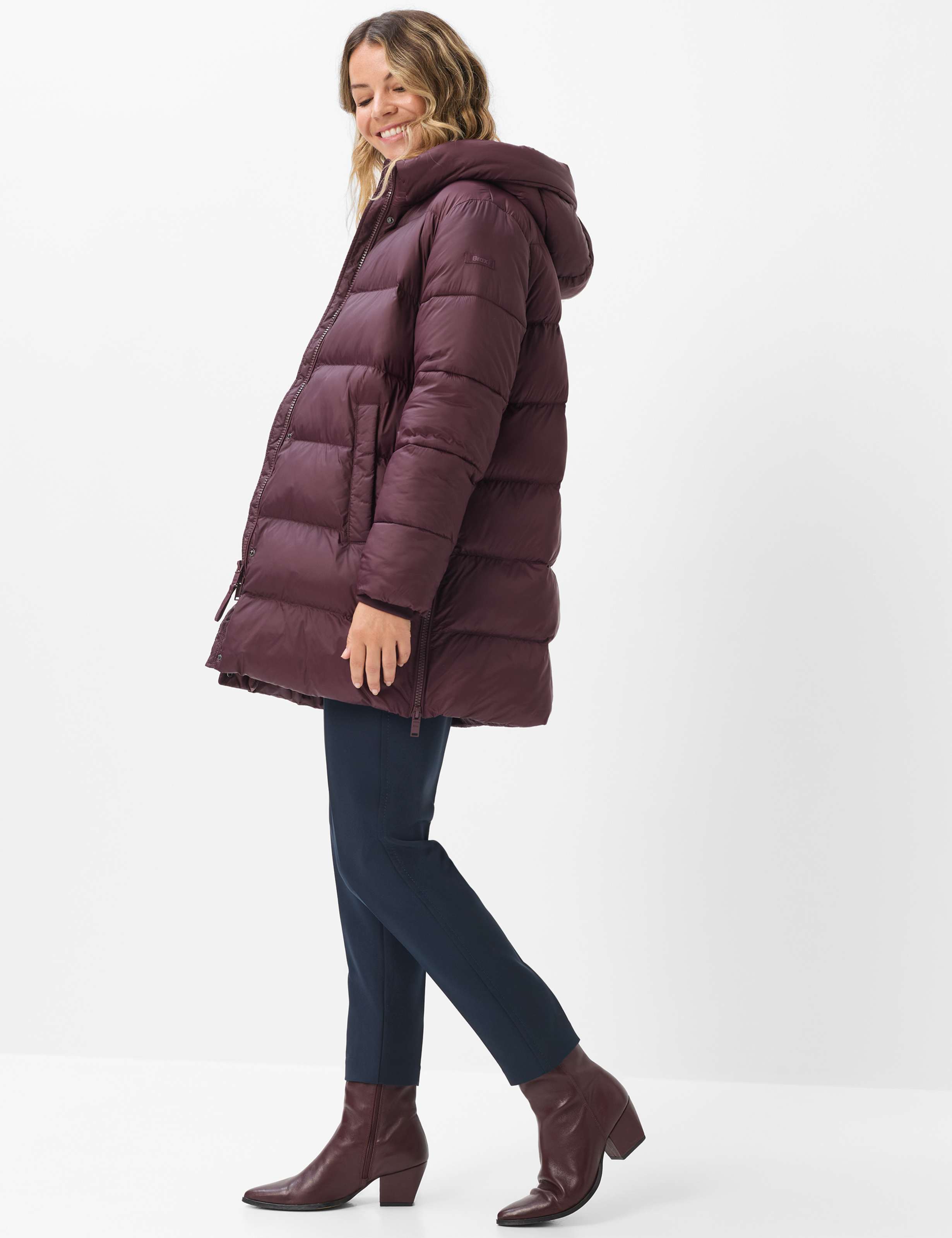 Damen Style TORI Dunkles Lila  Model Outfit