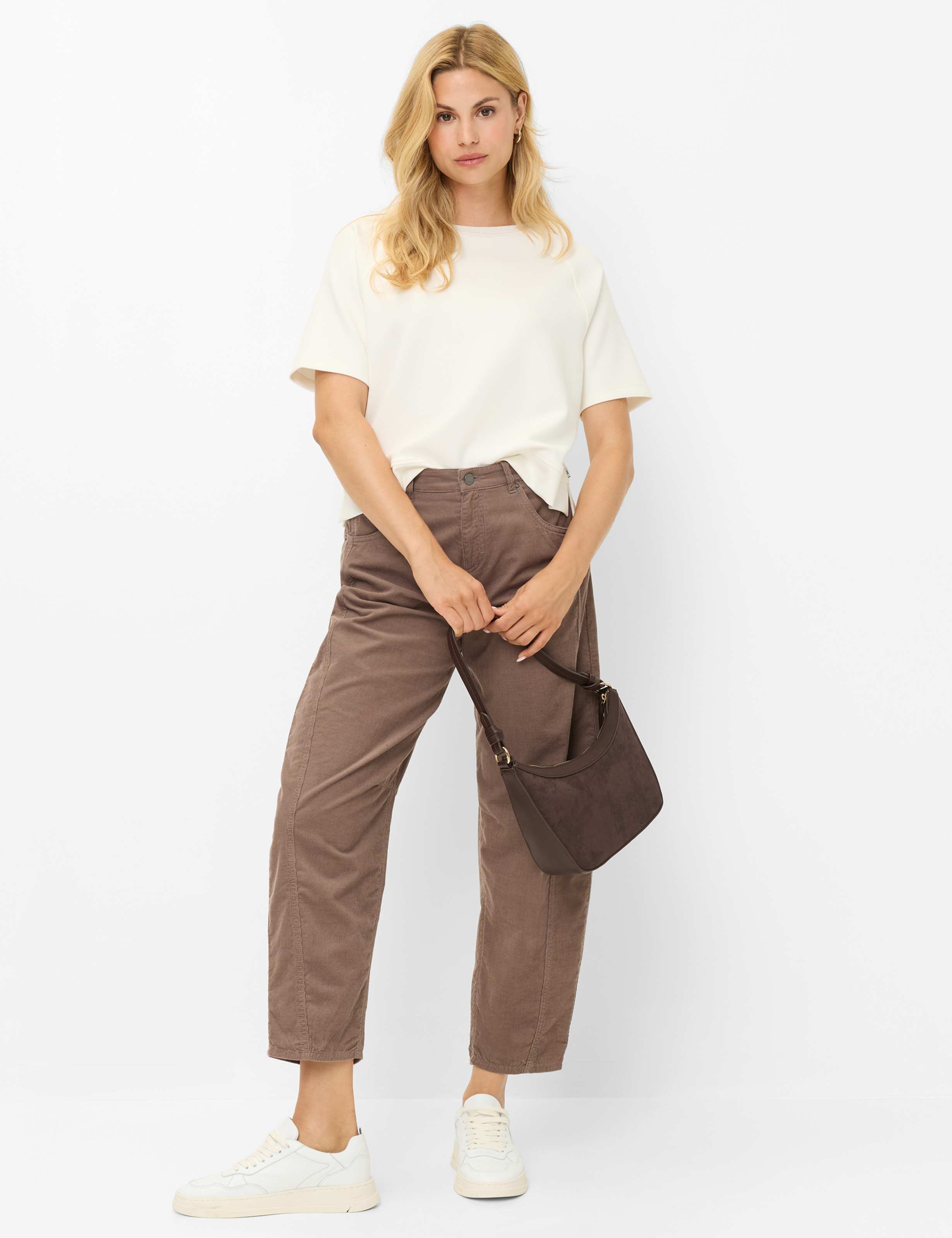 Femme Style BAILEE S Blanc Crème  Tenue du mannequin