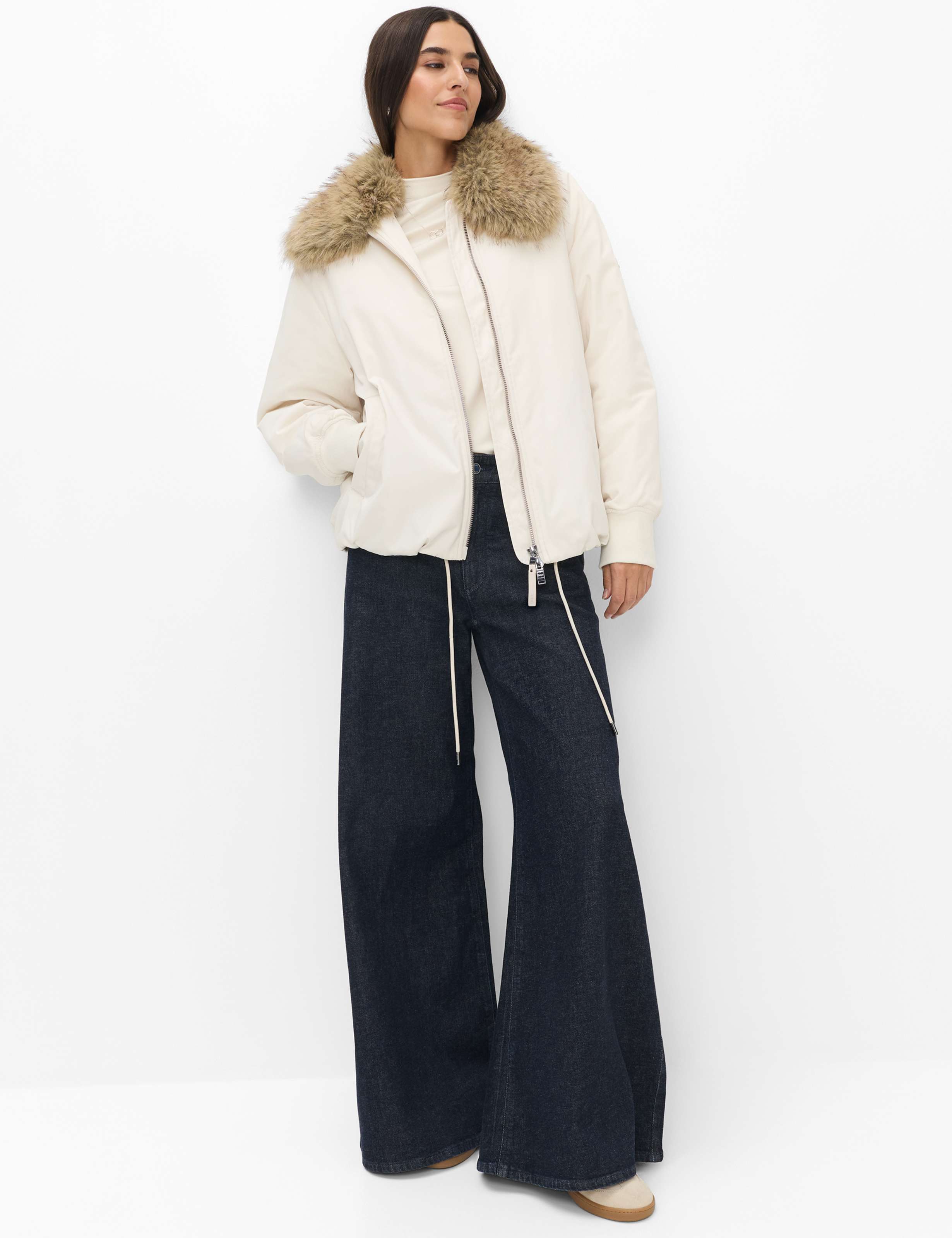 Damen Style INES Cremeweiß  Model Outfit