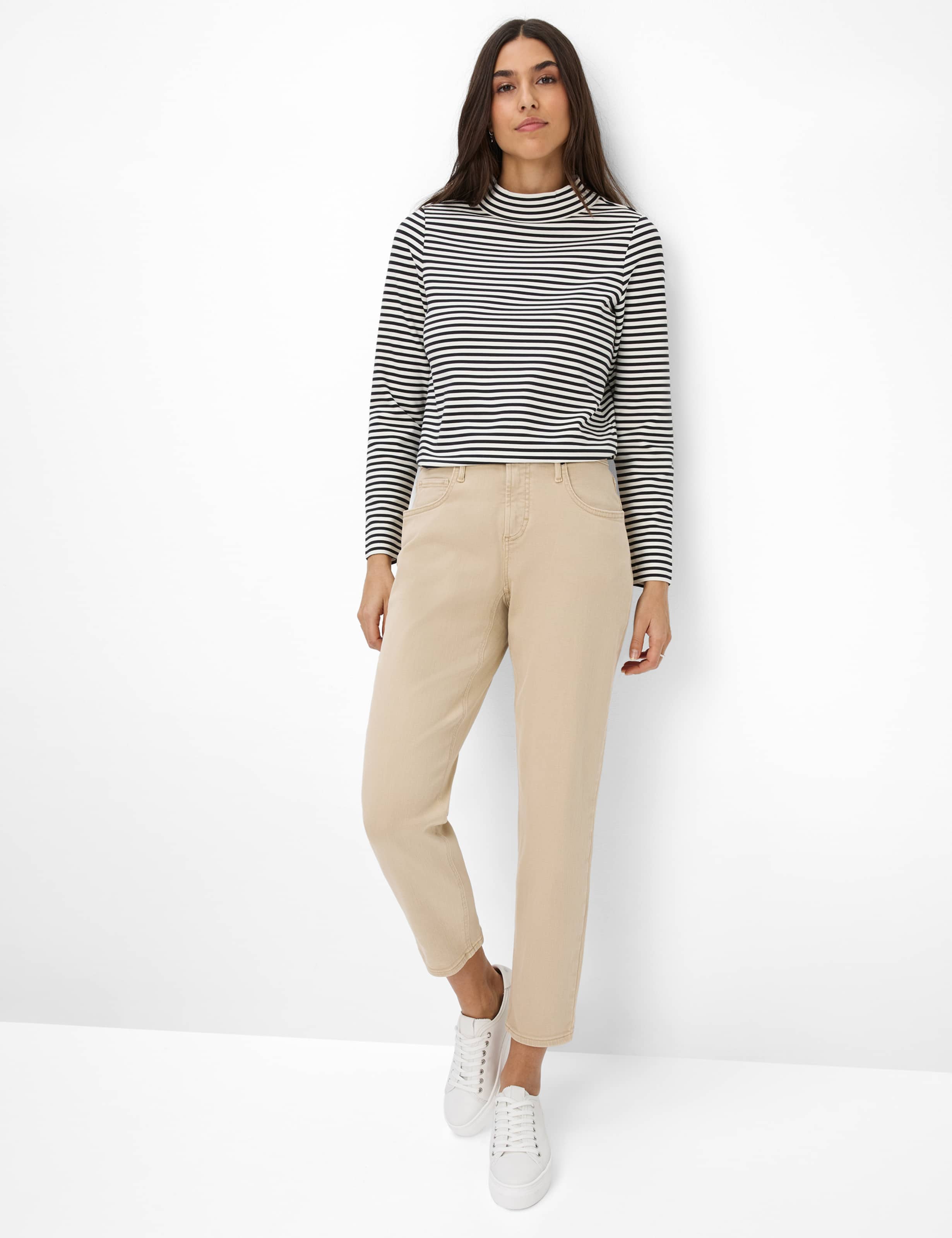 Damen Style MILEY S Denim Beige Relaxed Fit Model Outfit