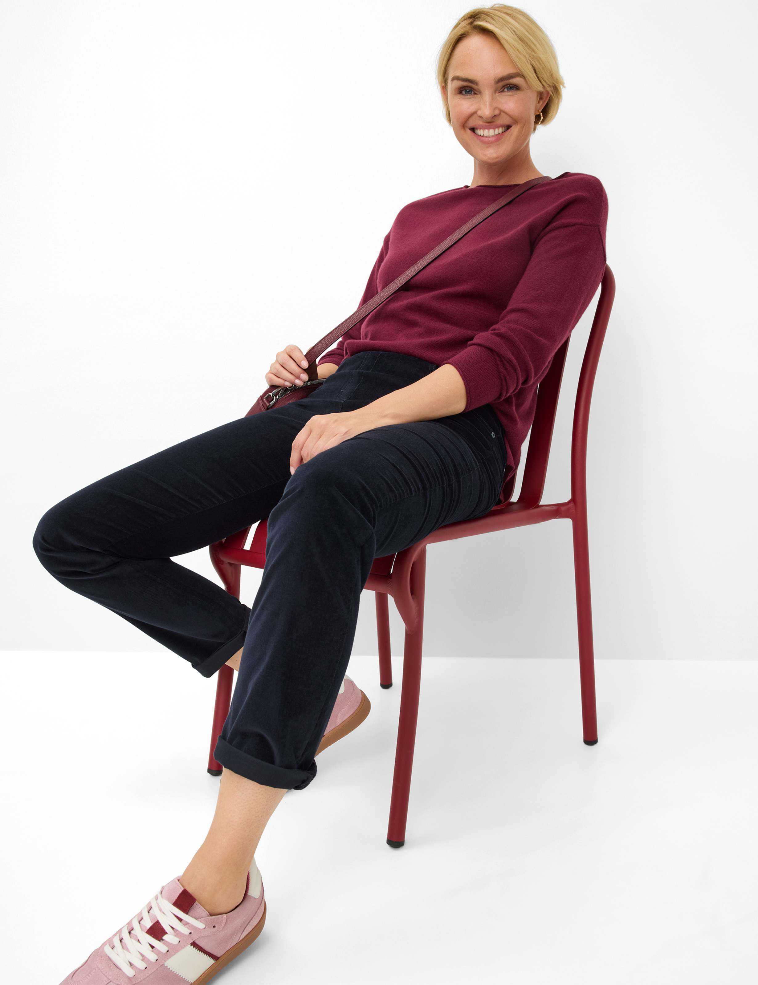 Damen Style PAMINA Dunkelblau Slim Fit Detail 1