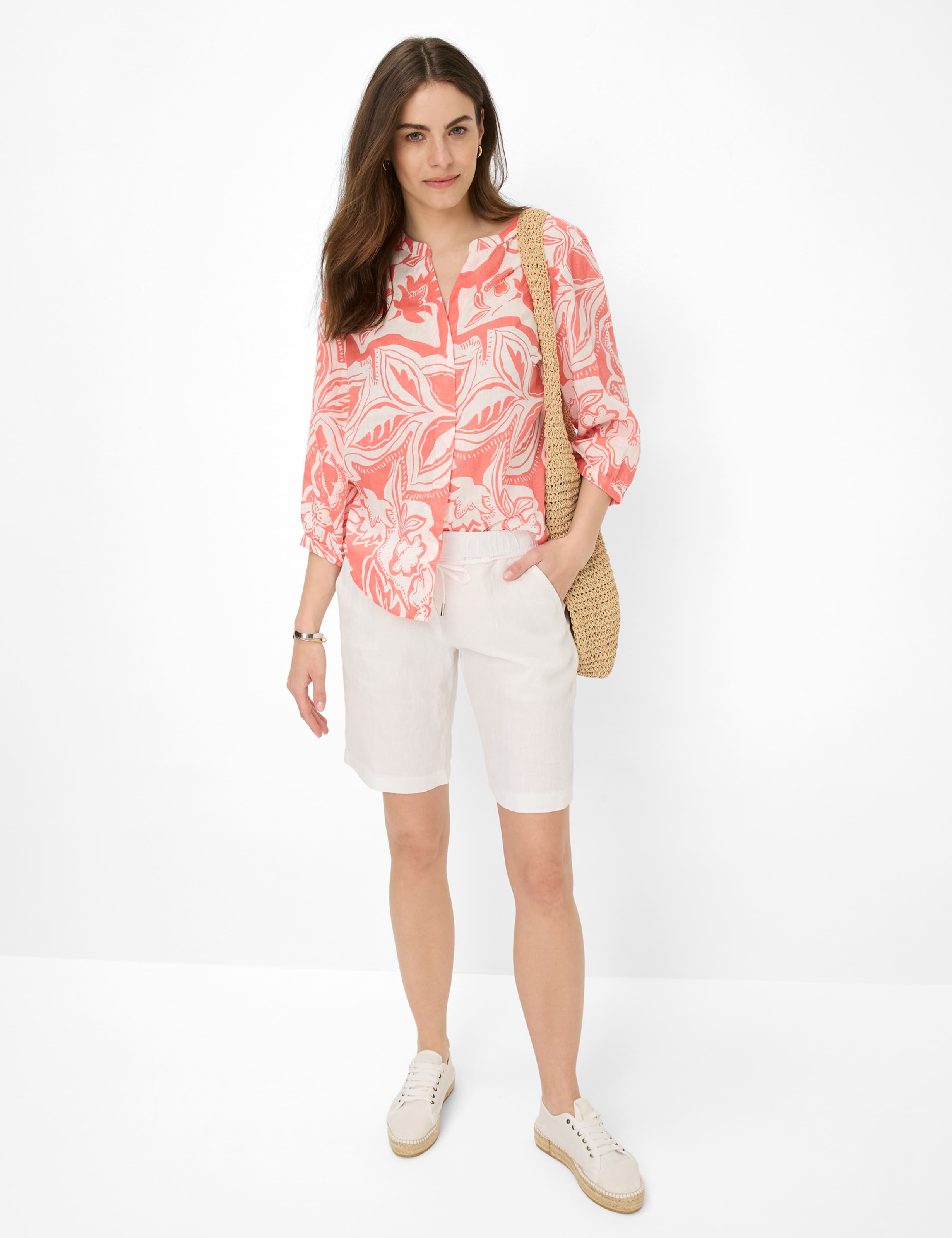 Women Style VELIA Light Red  Model Outfit
