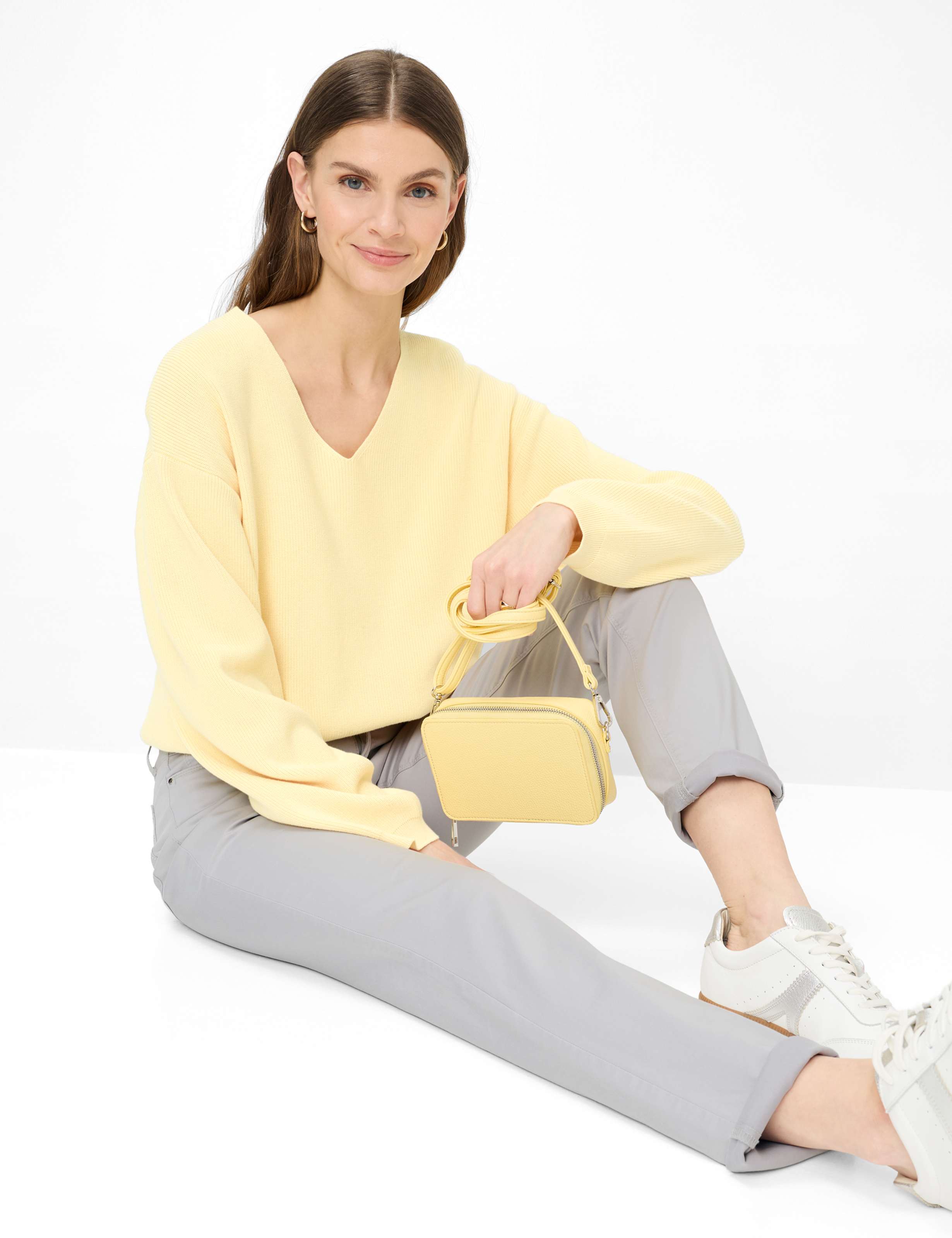 Damen Style CAROLA Hellgrau Feminine Fit Detail 1