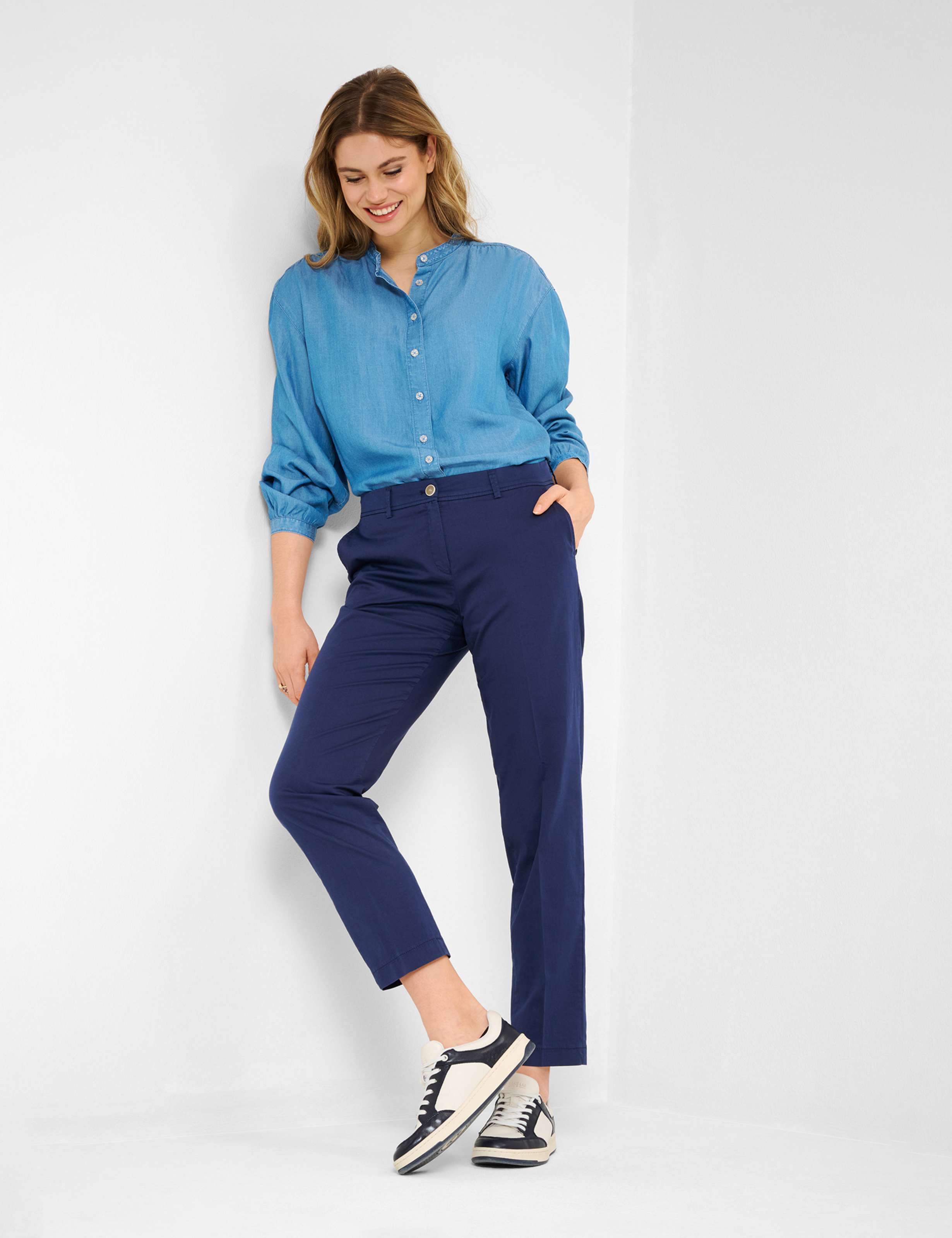 Women Style MARON S NAVY Regular Fit Model Outfit