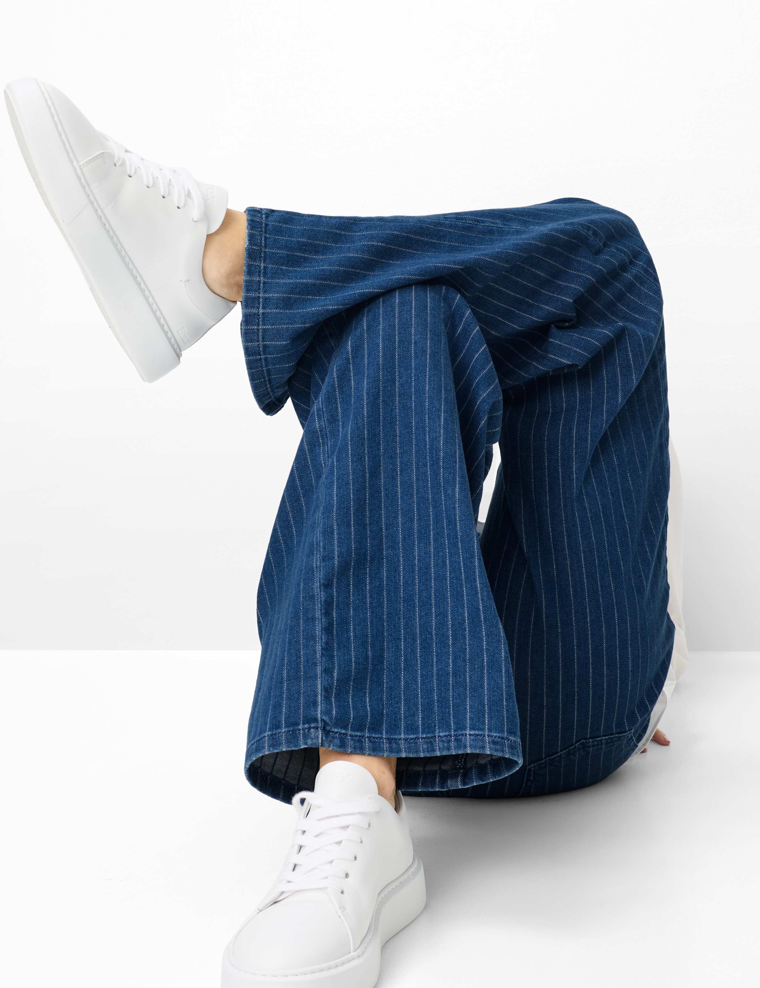 Femme Style LAURA FLARED Denim Bleu Super Slim Fit Détail 1