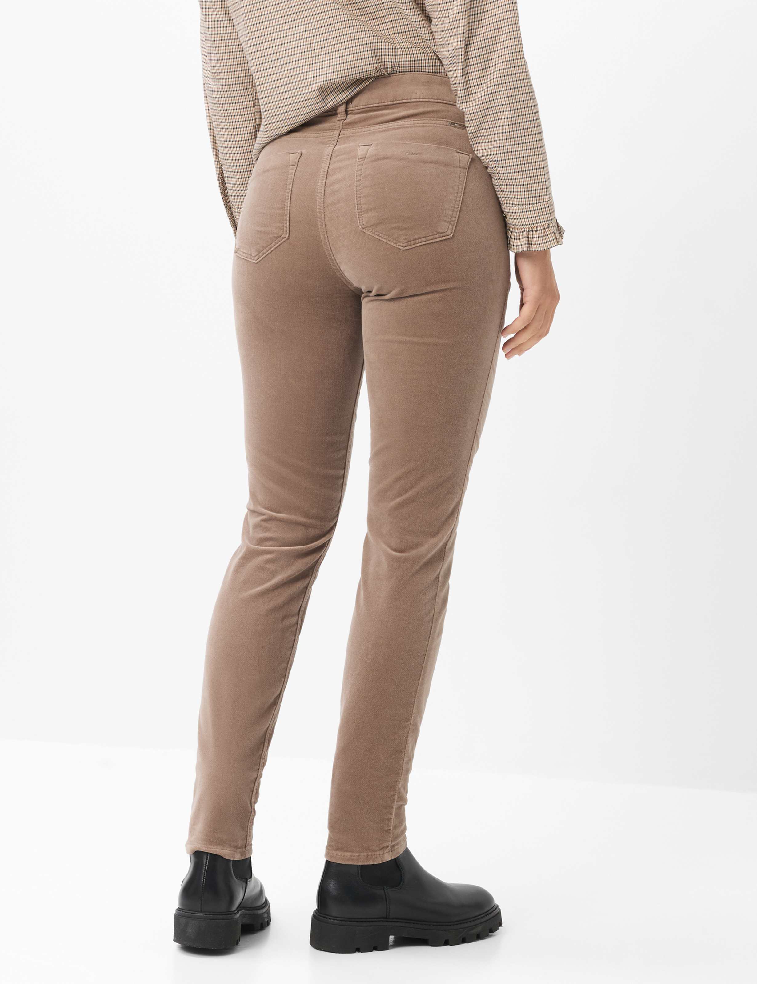 Tons de beige, Femme, Style SHAKIRA, MODEL_RUECK_ISHOP
