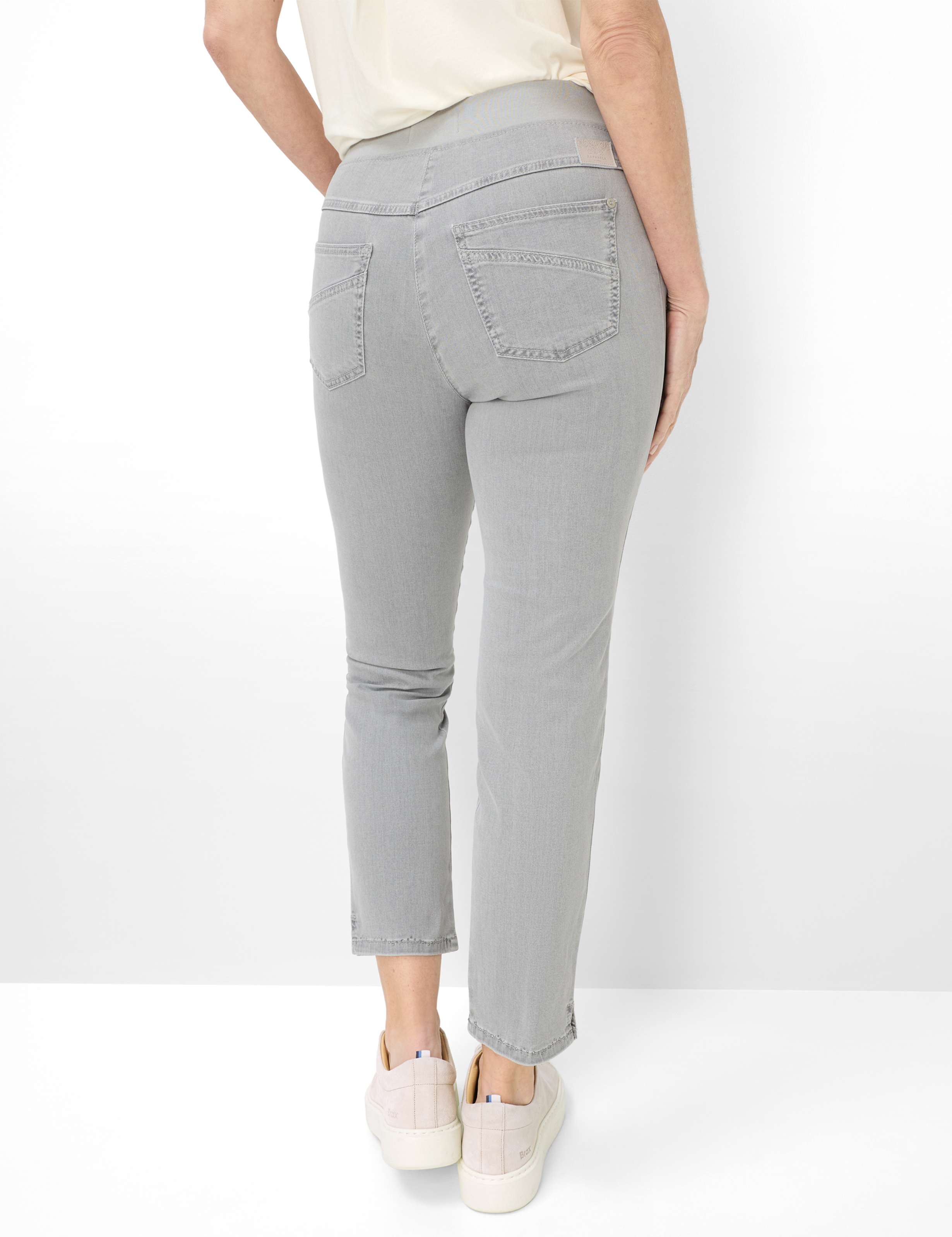 Thumbnail - Raphaela by Brax Damen Schlupfjeans Style PAMINA 6/8 VERY LIGHT GREY,SLIGHTLY USED, denim hellgrau, Gr. 48K