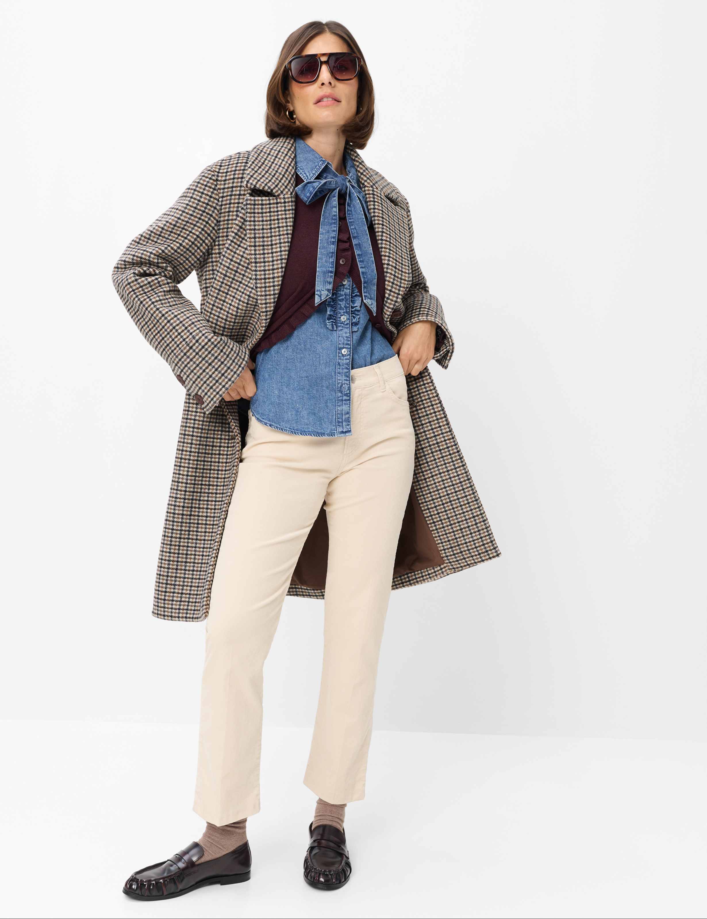 Dame Style MAY S Lysbeige Cigarette Fit Model Outfit