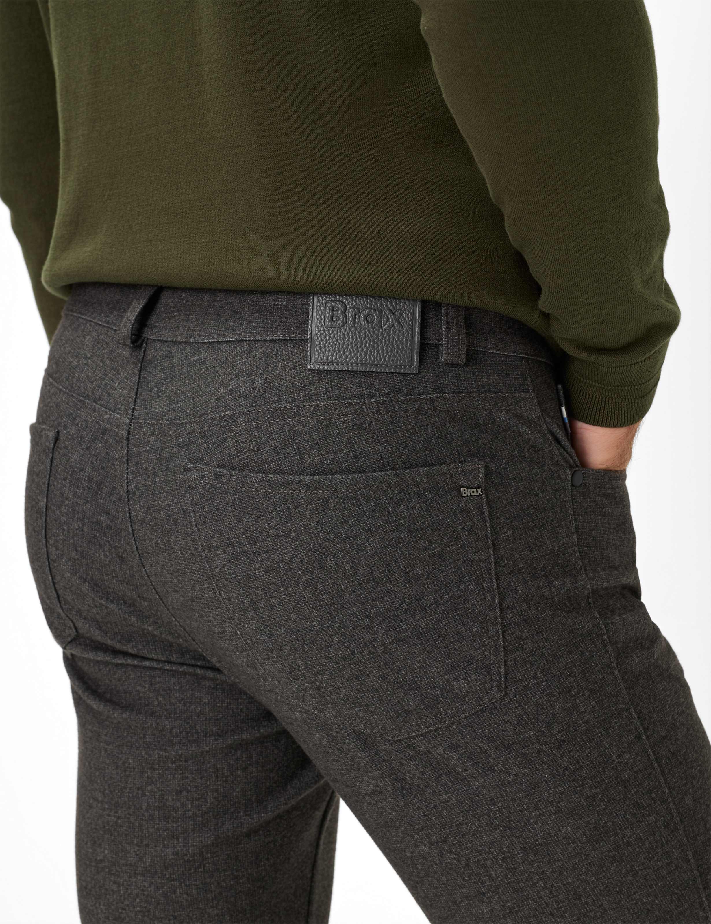 Herren Style CHUCK Braun Modern Fit Detail 2