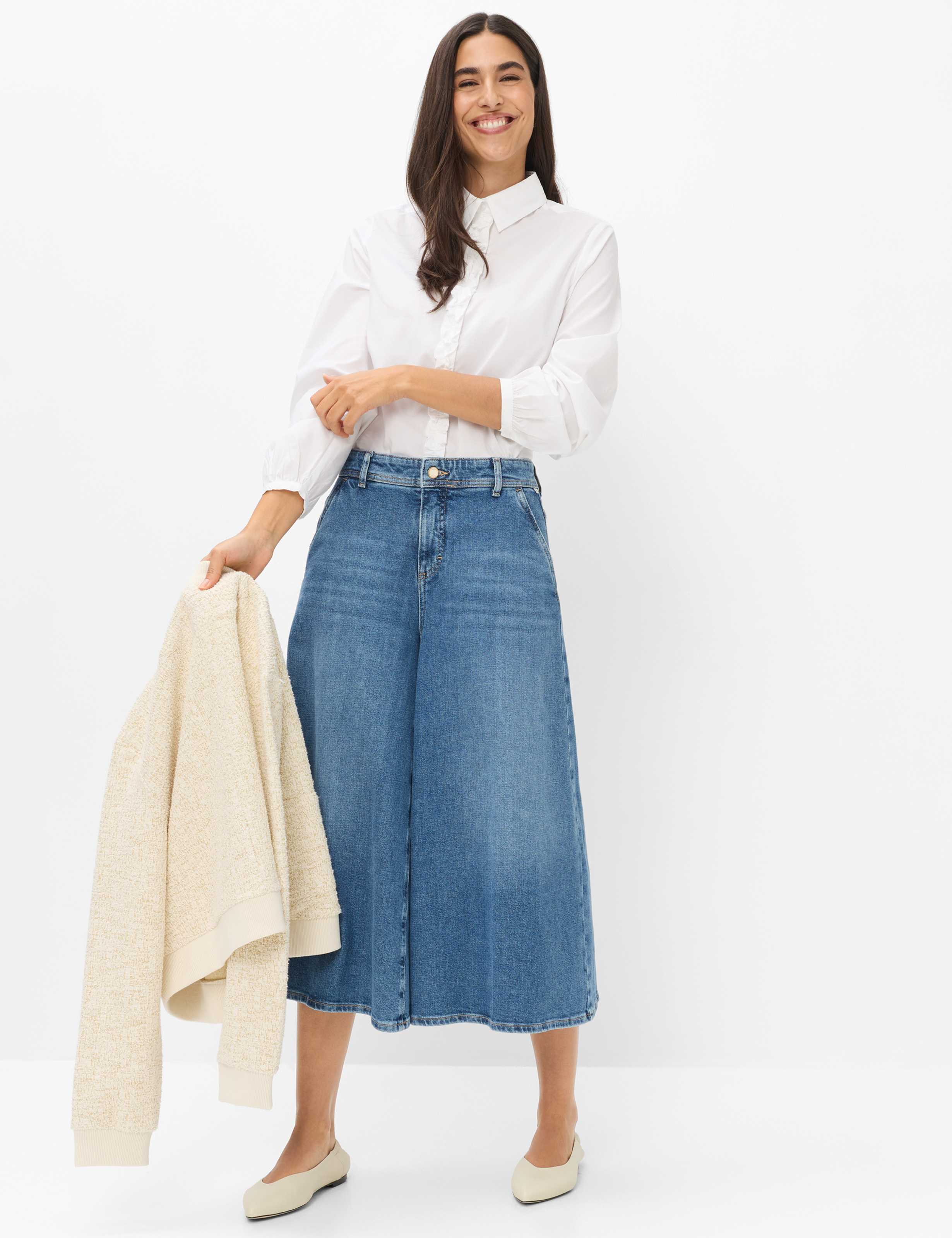 Damen Style VIC FRILL Weiß  Model Outfit
