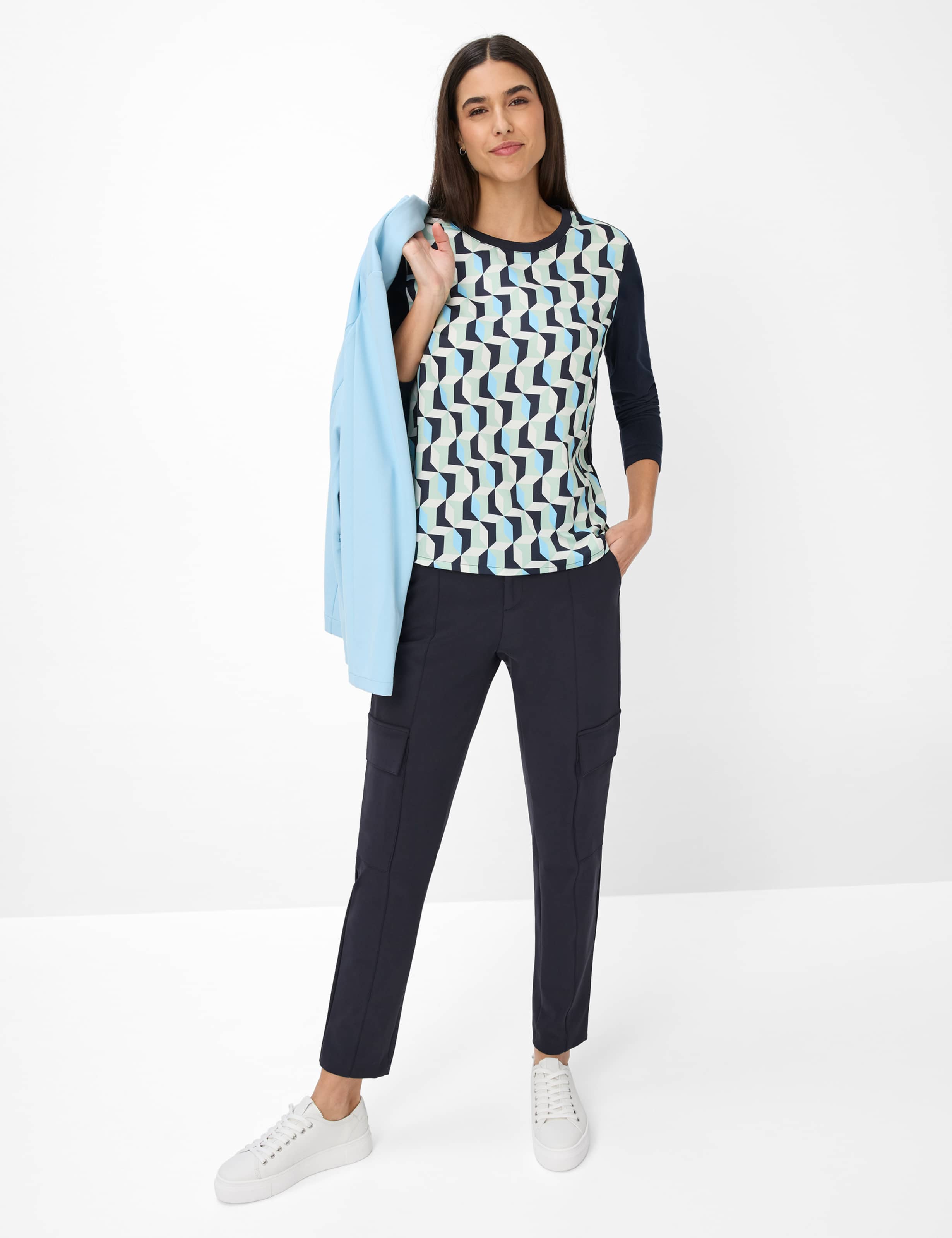 Damen Style MORRIS Dunkelblau Relaxed Fit Model Outfit