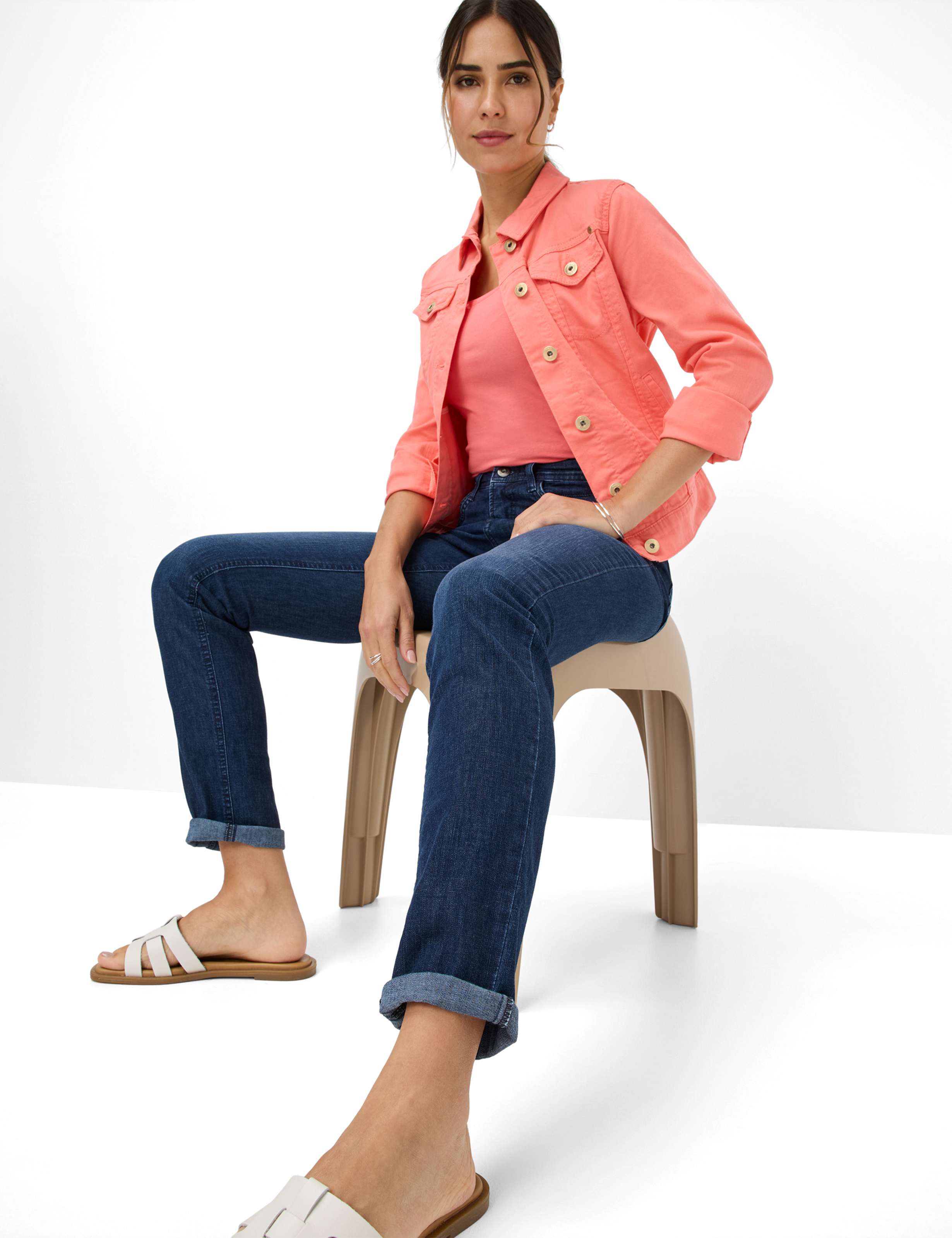 Women Style CAROLA Denim Dark Blue Feminine Fit Detail 1