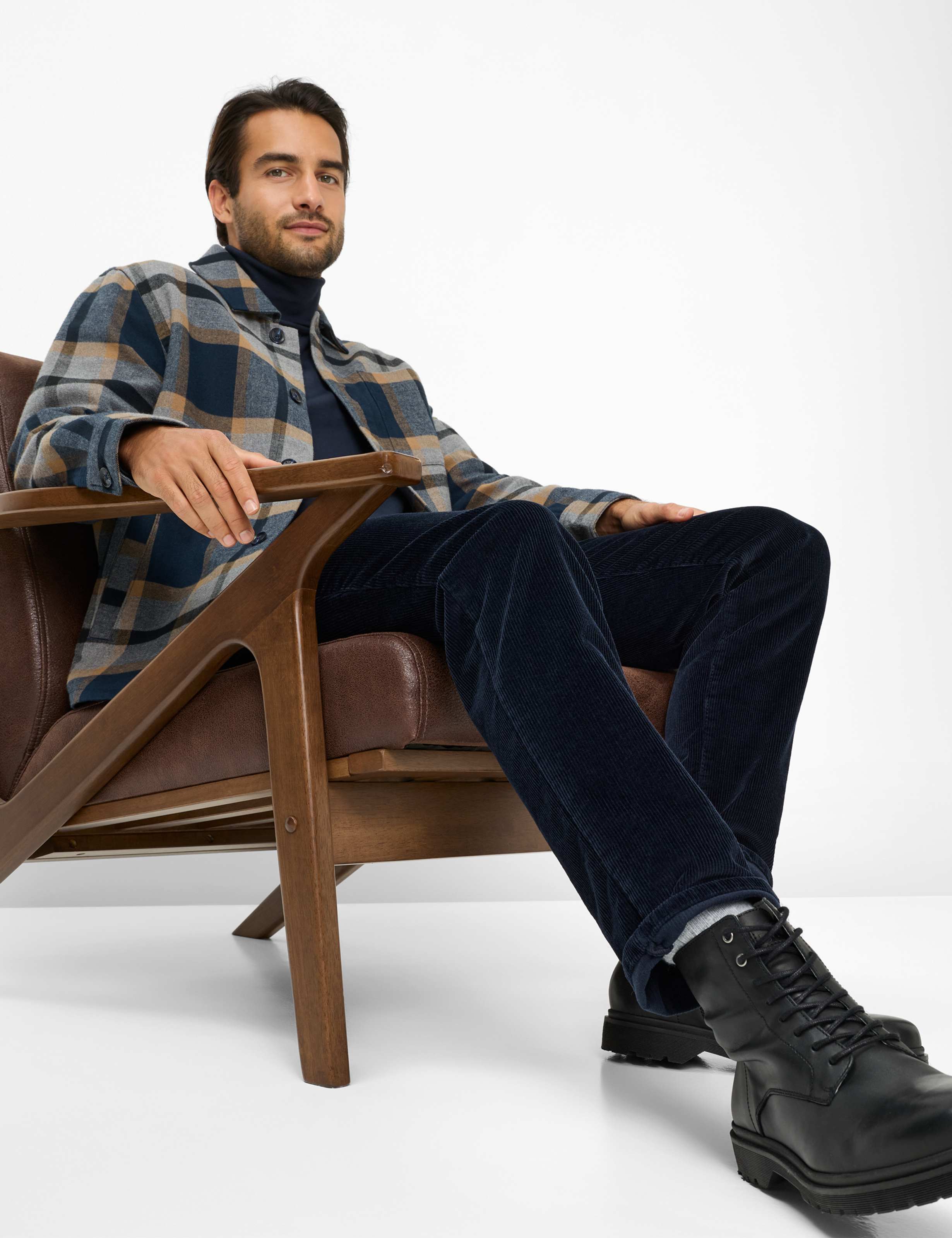 Herren Style CADIZ Dunkelblau Straight Fit Detail 1