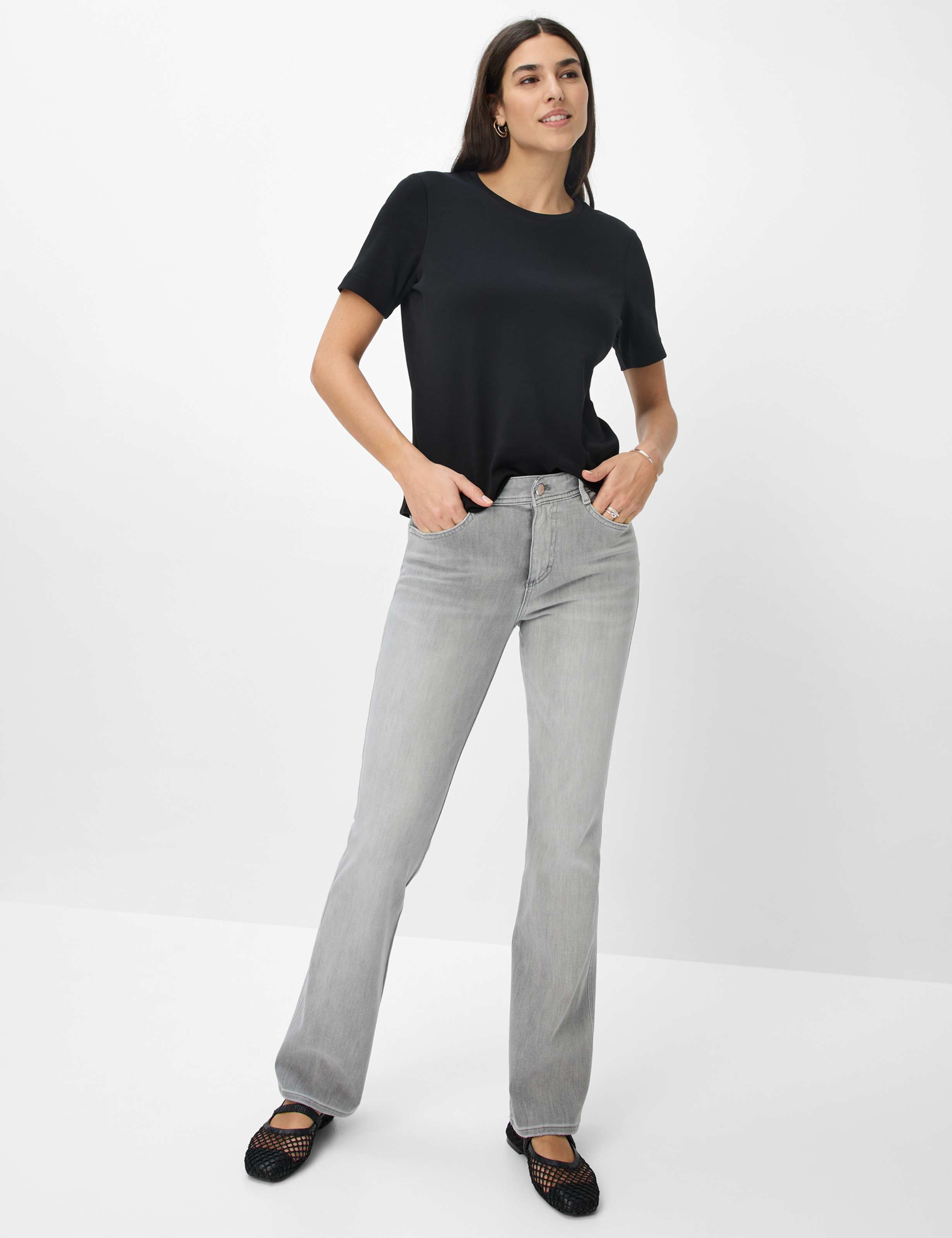Damen Style CIRA Schwarz  Model Outfit