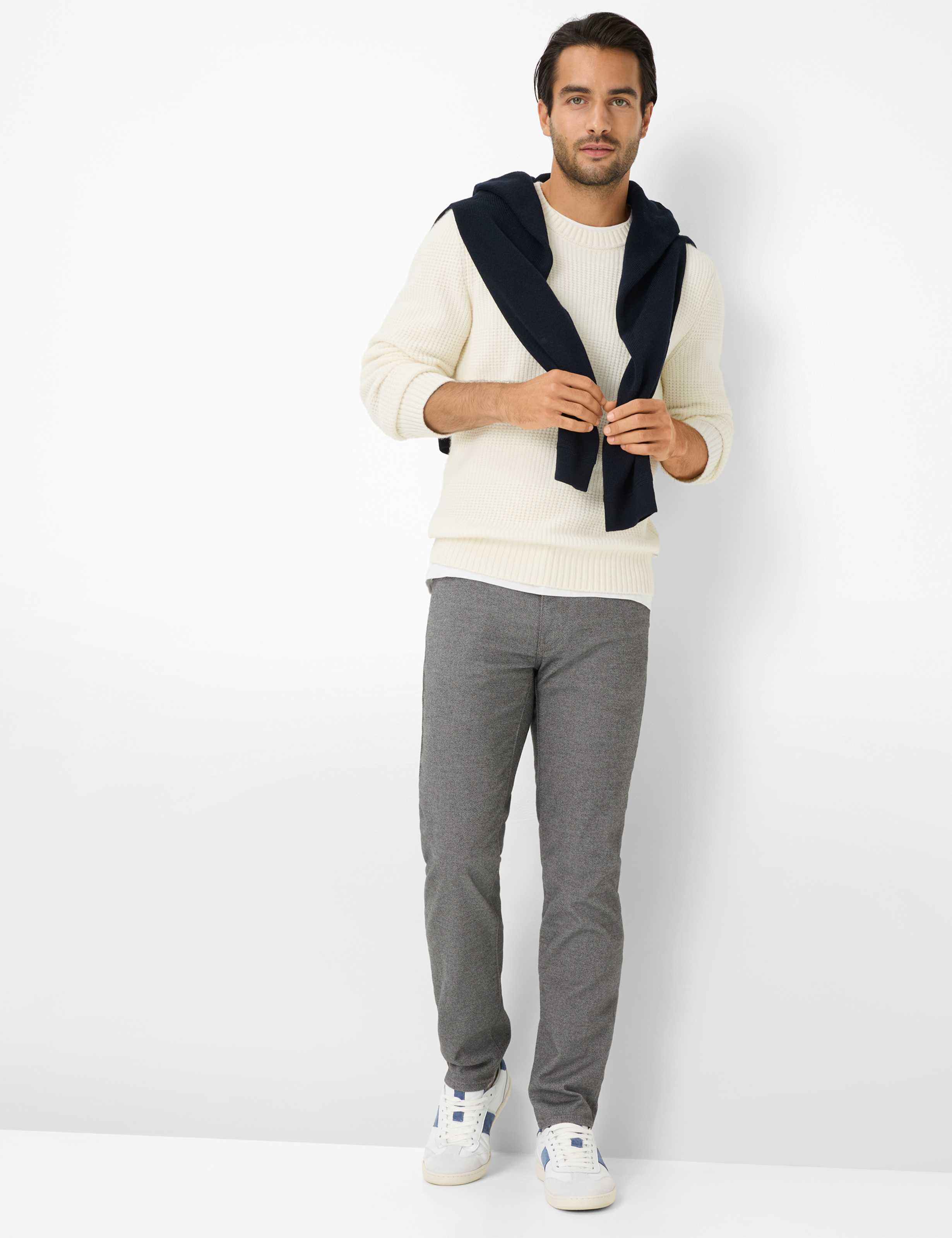 Herren Style CADIZ Grau Straight Fit Model Outfit