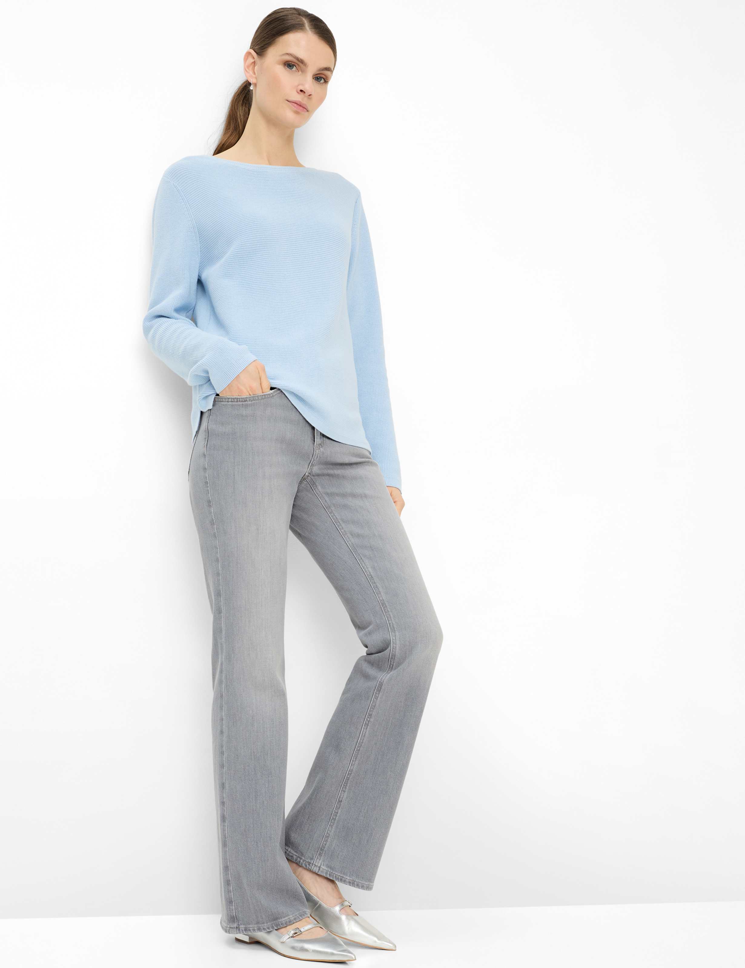 Femme Style MARY BOOT Denim Gris Clair Regular Fit Tenue du mannequin