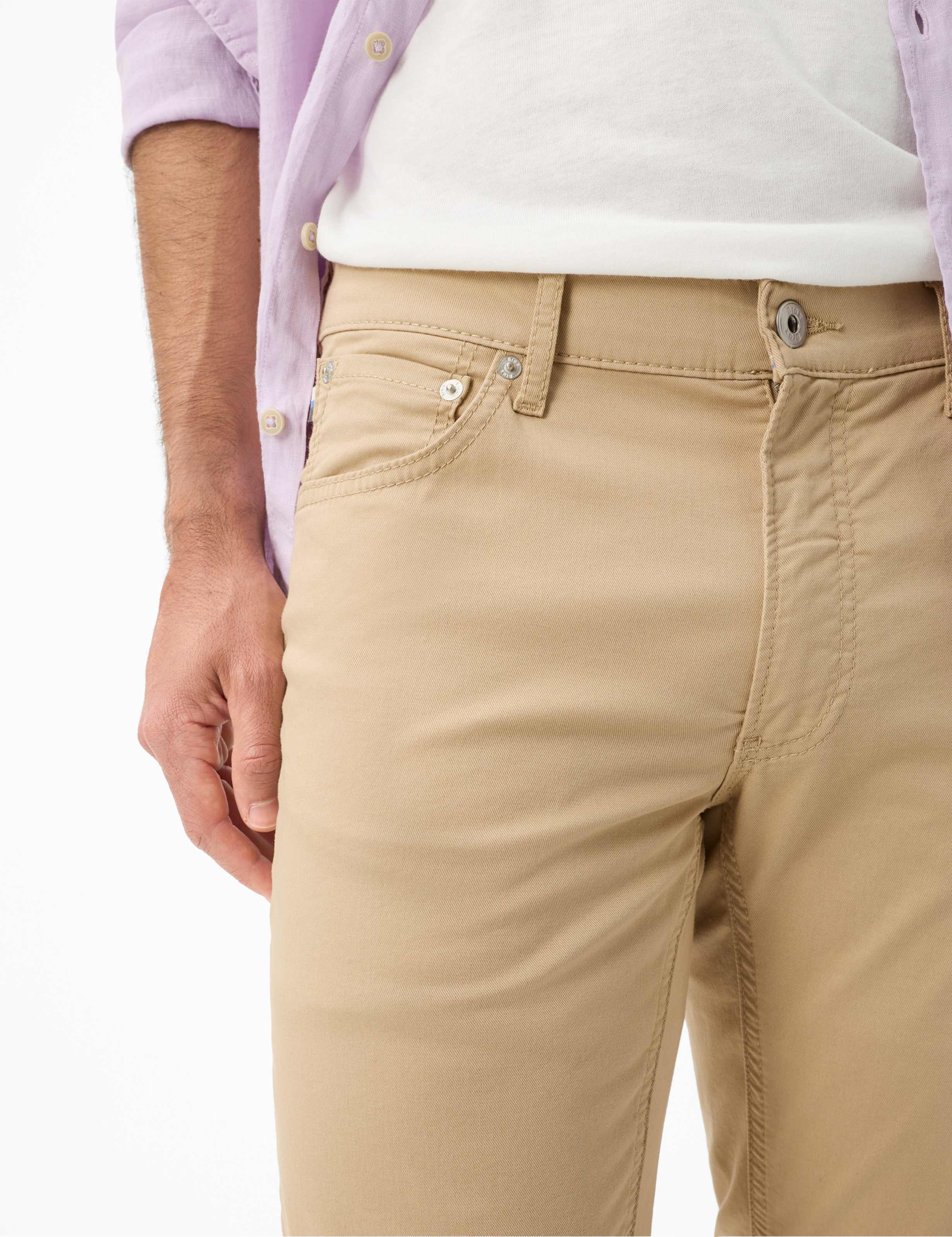 Men Style CHUCK Light Brown Modern Fit Detail 2