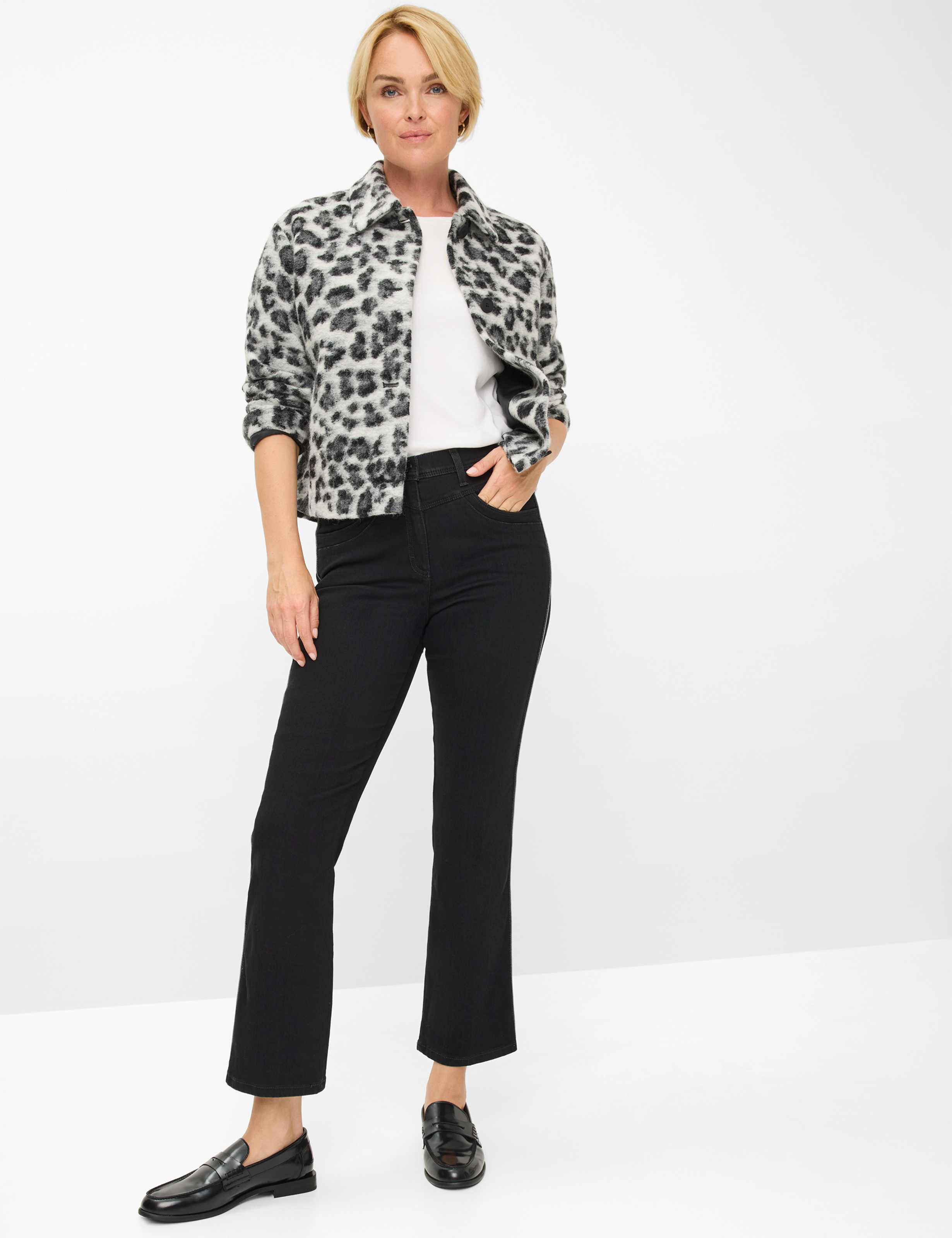 Damen Style LAURA KICK Denim Schwarz Super Slim Fit Model Outfit