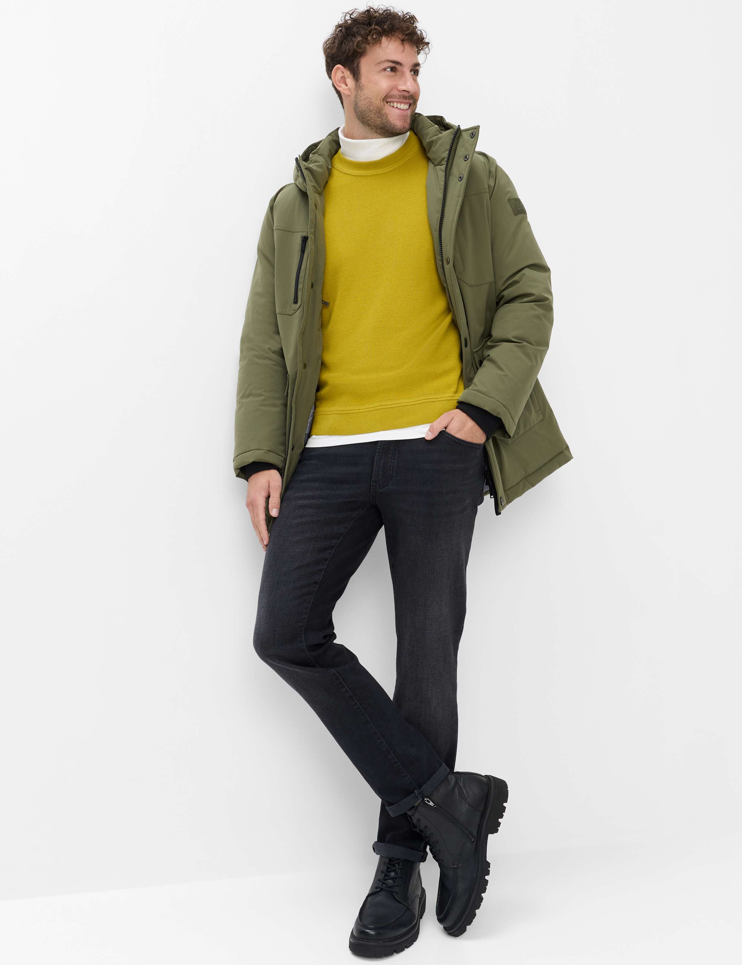 Herren Style ROY Dunkelgelb  Model Outfit