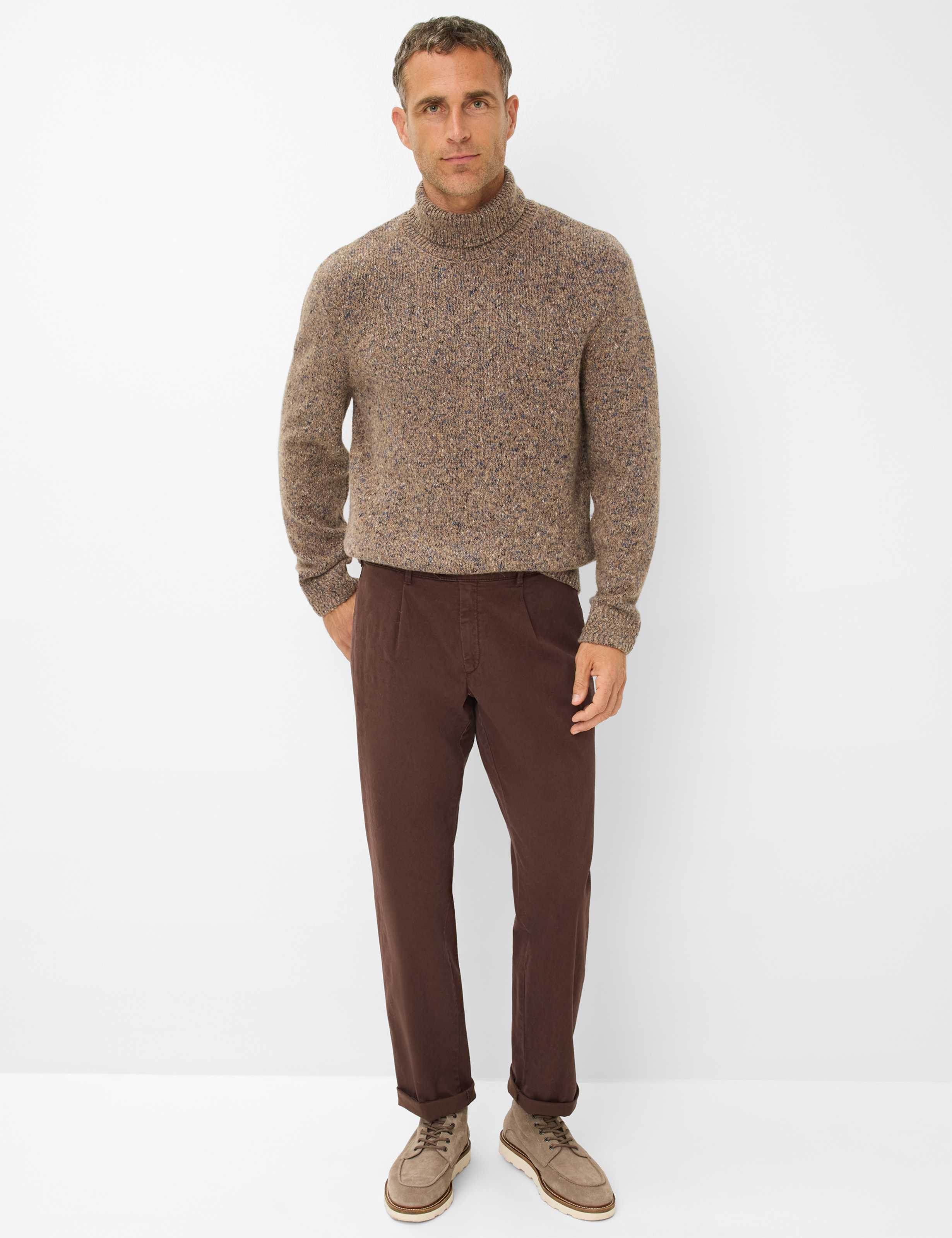 Herren Style LUIS Dunkelbraun Regular Fit Model Outfit