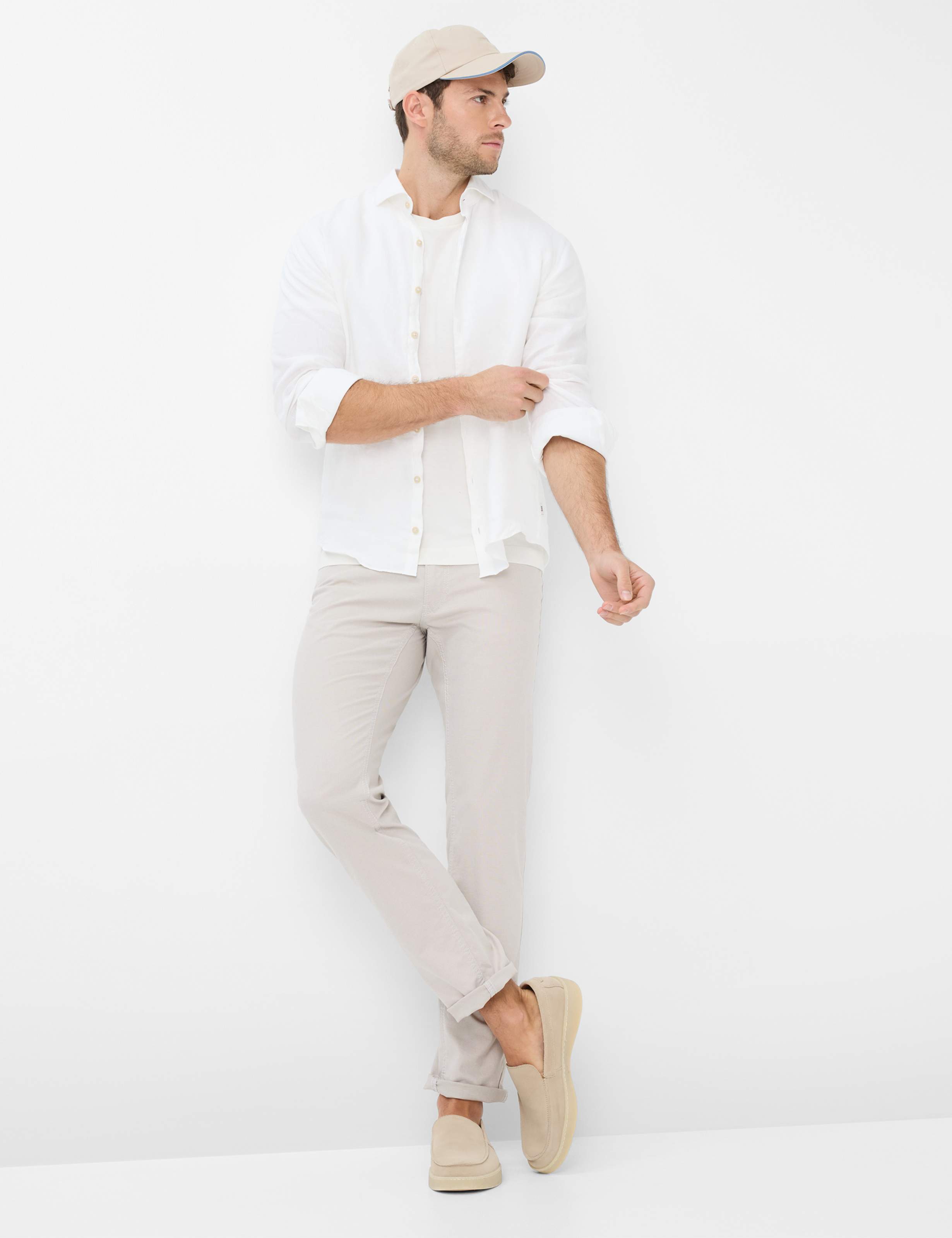 Herren Style CHUCK Beige Modern Fit Model Outfit