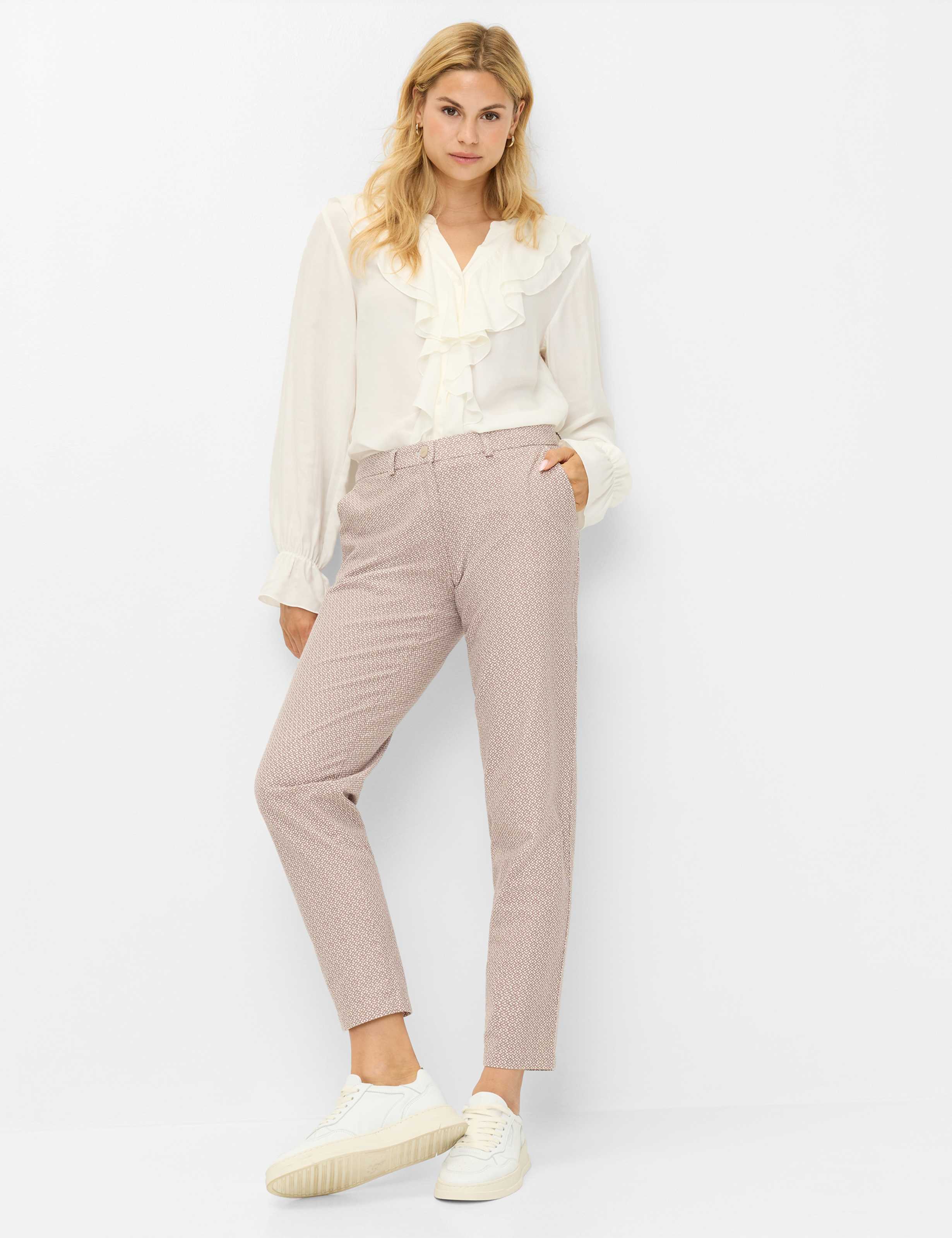 Femme Style MARON S Marron Clair Regular Fit Tenue du mannequin