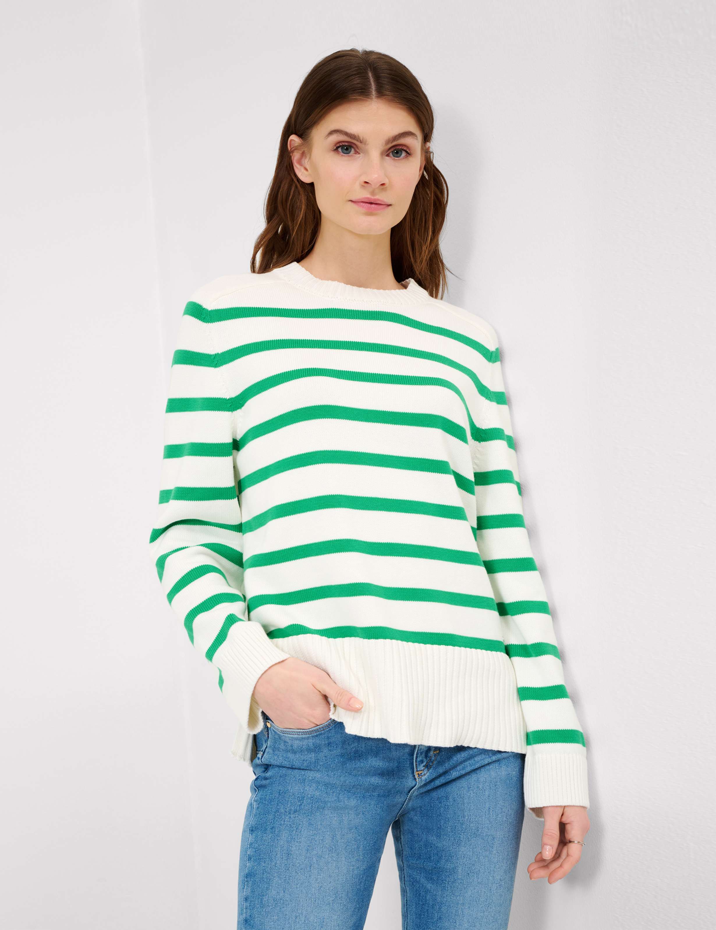 Women Style LIA apple green  Model Front