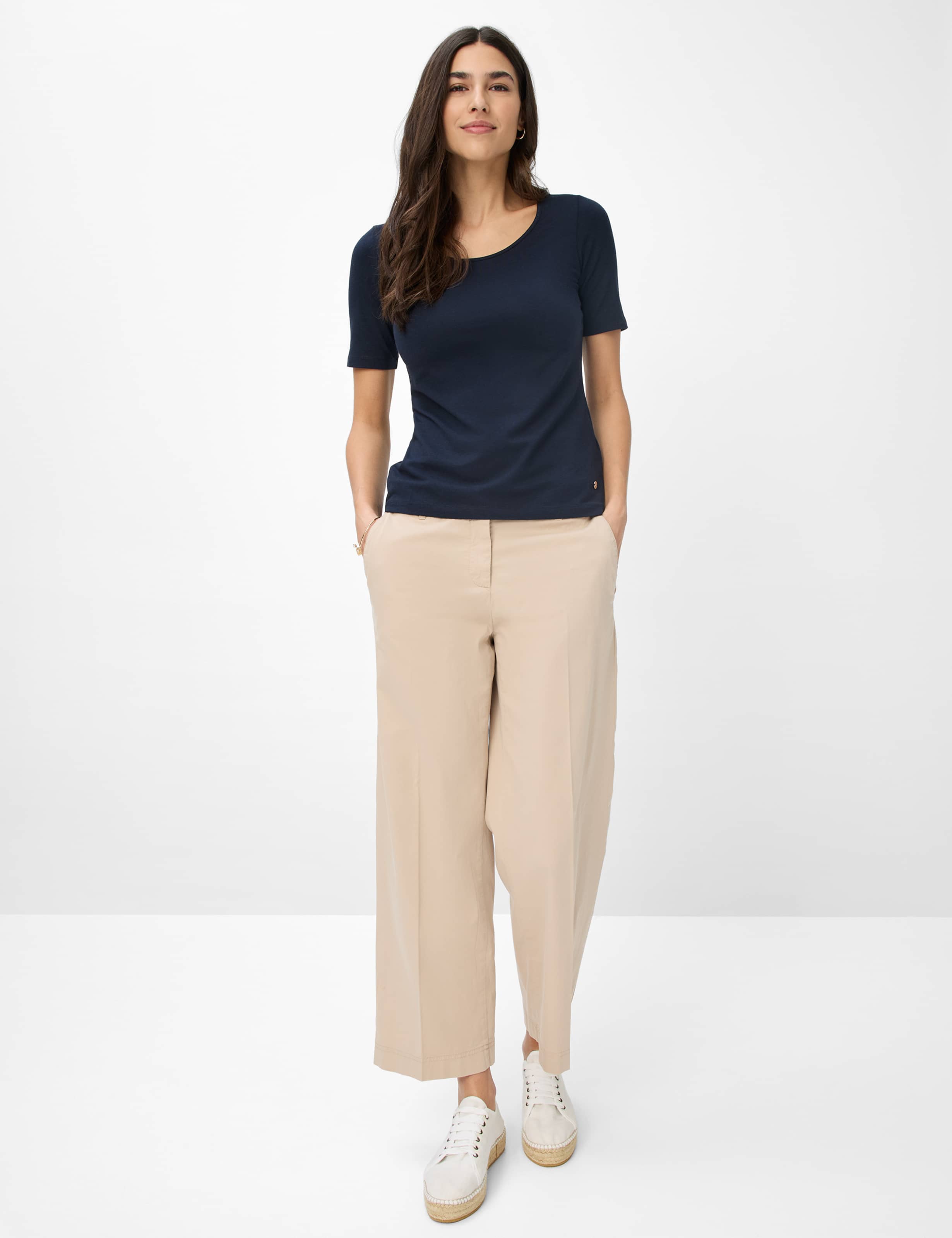 Damen Style CORA Dunkelblau  Model Outfit