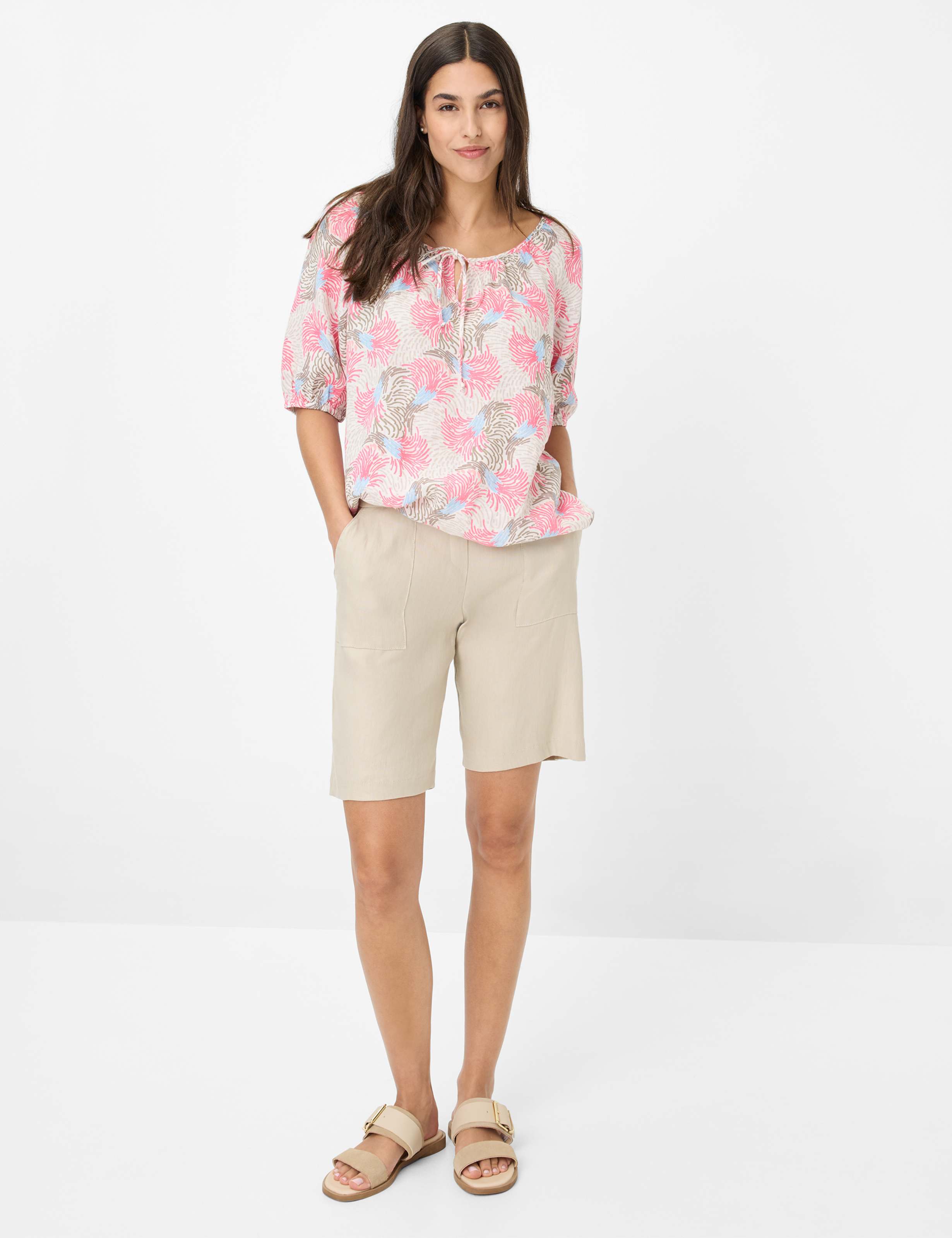Femme Style MEL B Beige Clair Relaxed Fit Tenue du mannequin