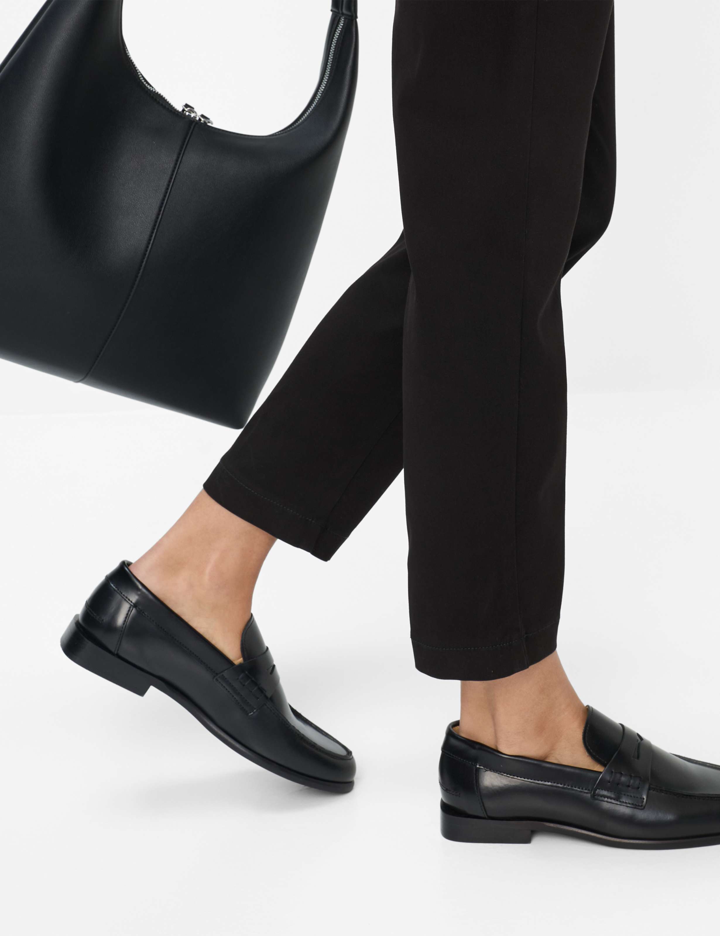 Damen Style MARON S Schwarz Regular Fit Detail 1